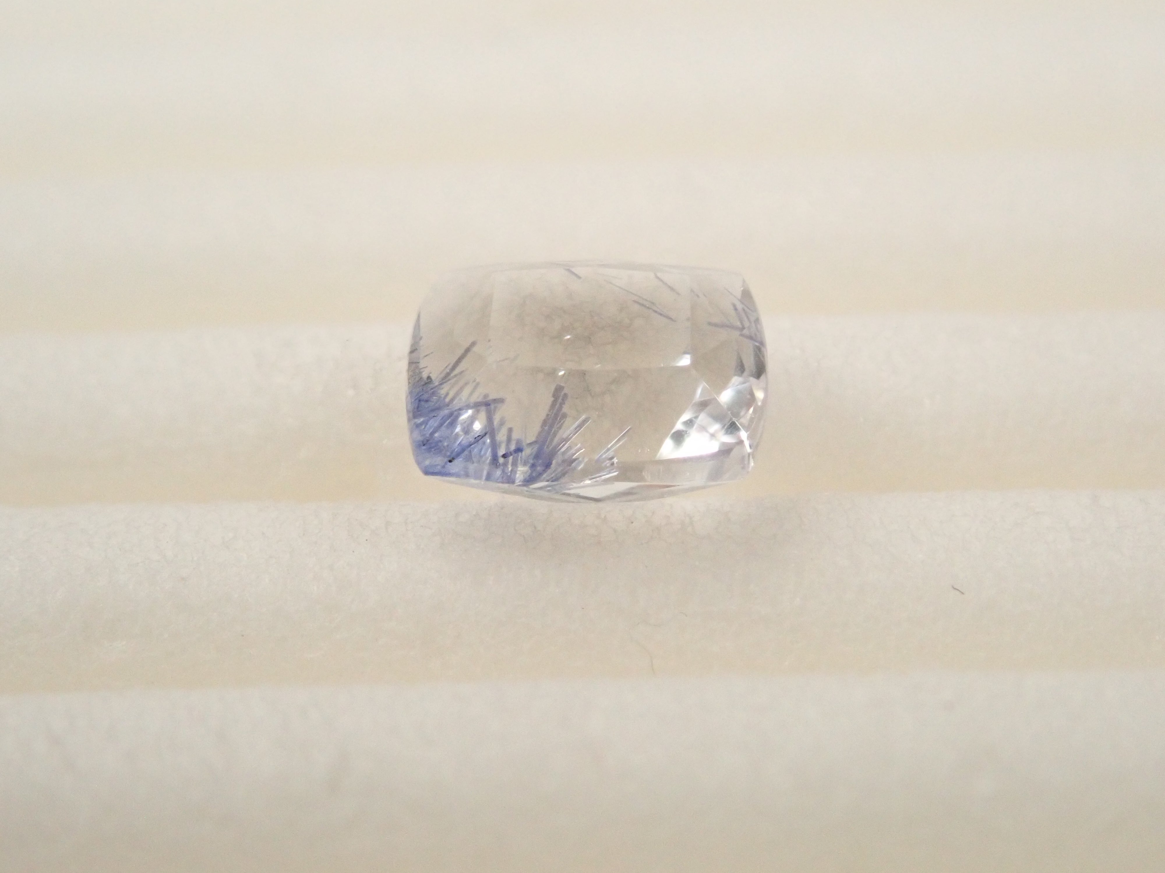 【12562092掲載】ブラジル産デュモルチェライトインクォーツ 0.522ctルース