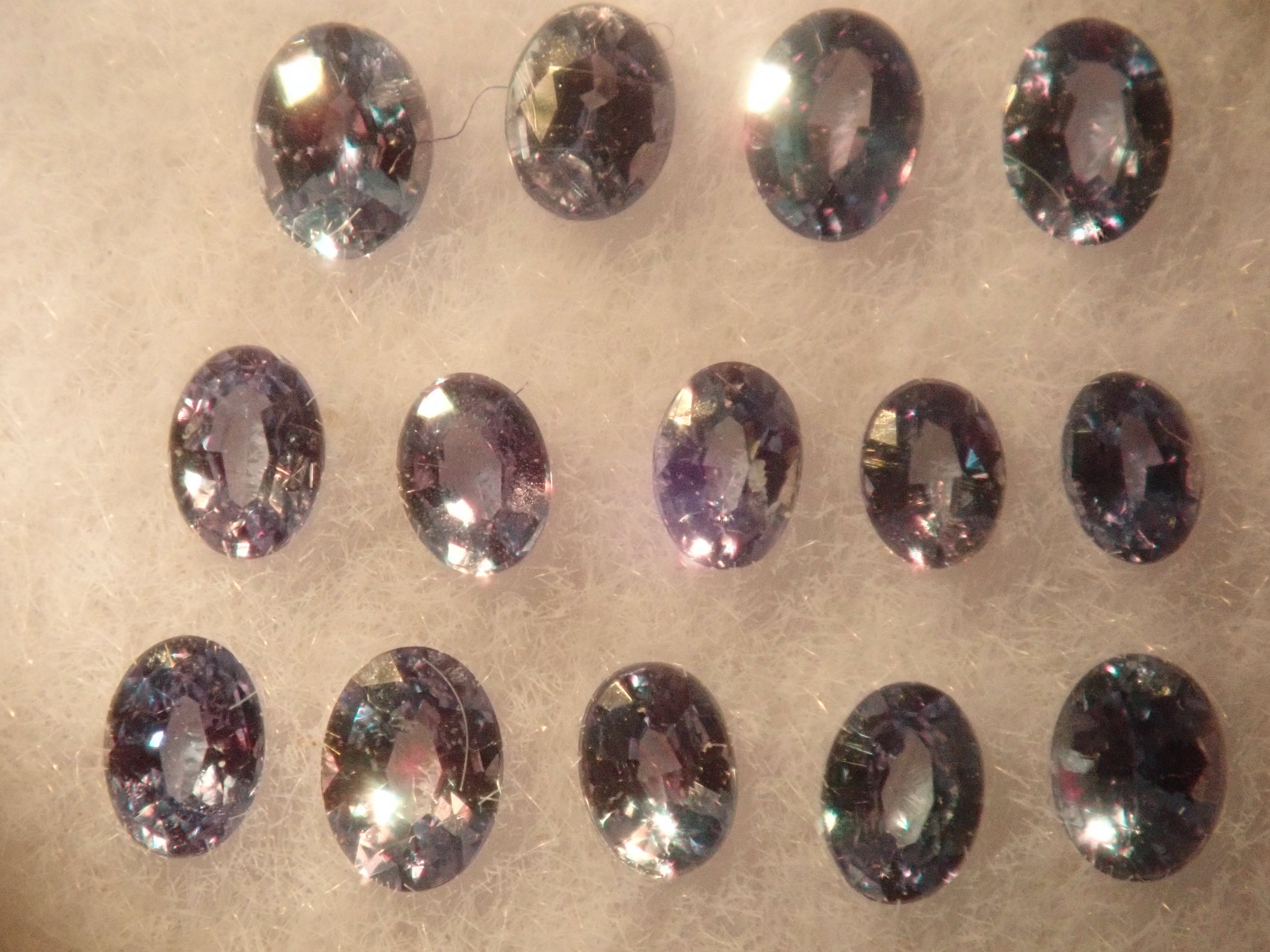 【3/6 22時販売】《ツーソン新着》ブラジル産アレキサンドライト1石ルース（メレサイズのトップクオリティ,ヘマチタ鉱山）《複数購入割引有》