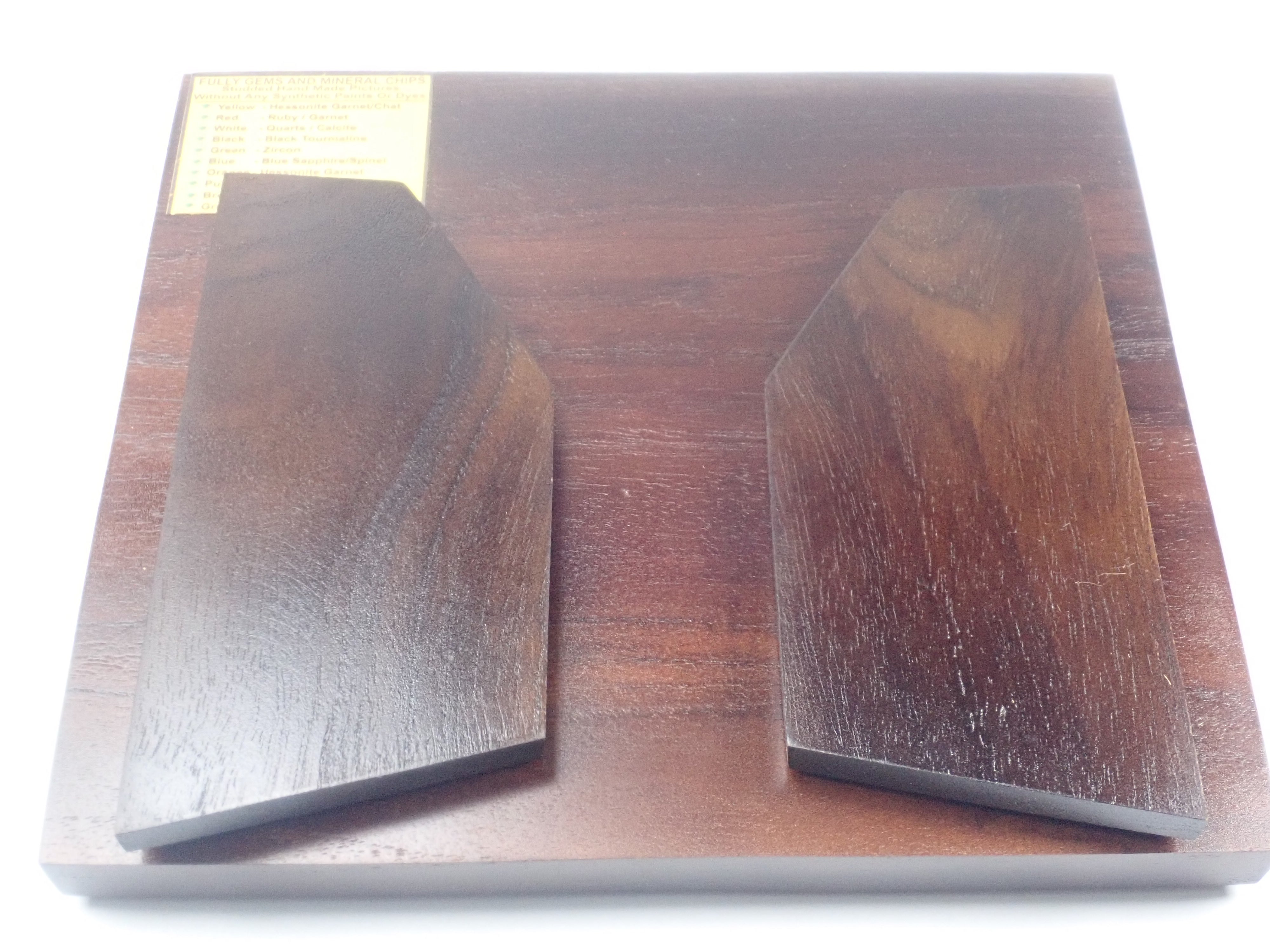 【3月7日晚間10點開賣】【僅剩一套】世界遺產獅子岩寶石畫及3件以上斯里蘭卡寶石配件套裝（總價值約50,000日元），直接購自斯里蘭卡工坊。 【多件購買可享折扣】