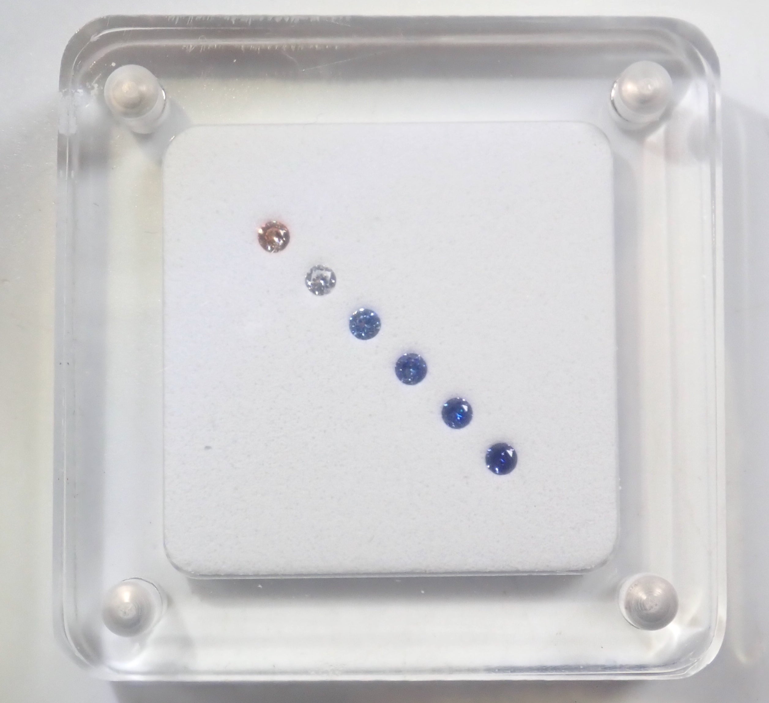 【3/6 22時販売】《限定1セット・ツーソン新着》ベニトアイトグラデーション6石セット（1.75mm,ラウンドカット,トップクオリティ含む） 《複数購入割引有》