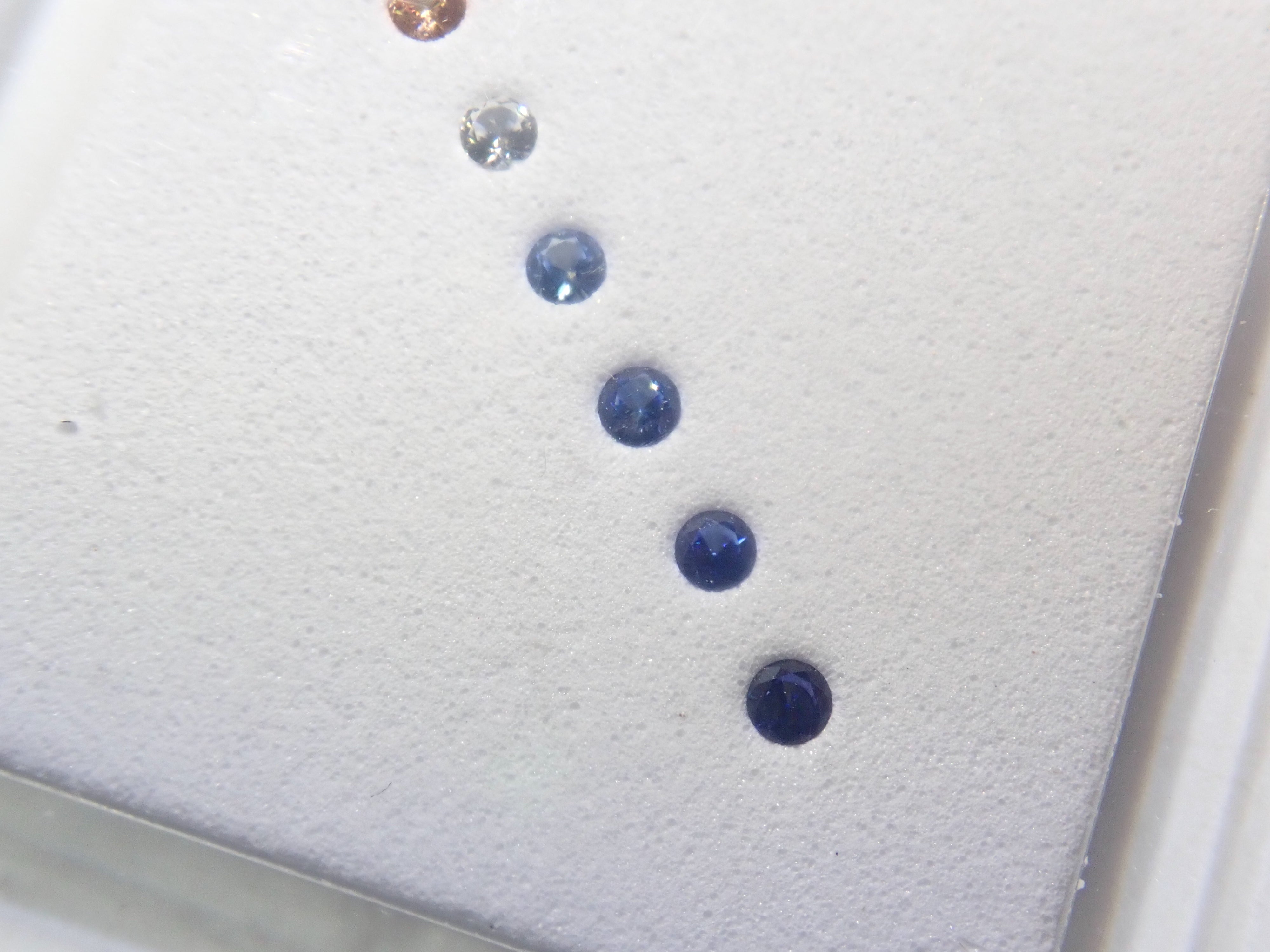 【3/6 22時販売】《限定1セット・ツーソン新着》ベニトアイトグラデーション6石セット（1.75mm,ラウンドカット,トップクオリティ含む） 《複数購入割引有》