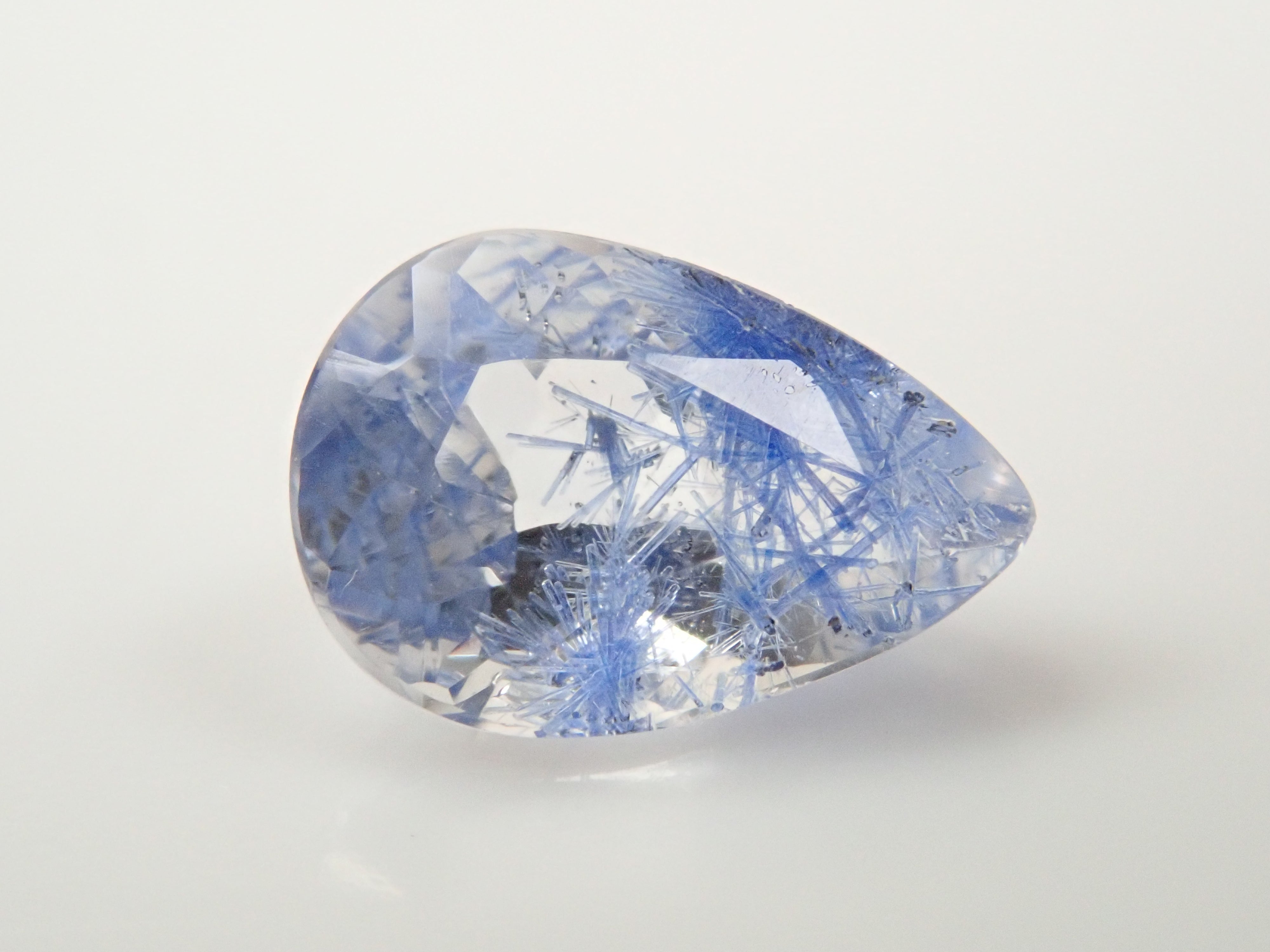 【12562094掲載】ブラジル産デュモルチェライトインクォーツ 0.642ctルース