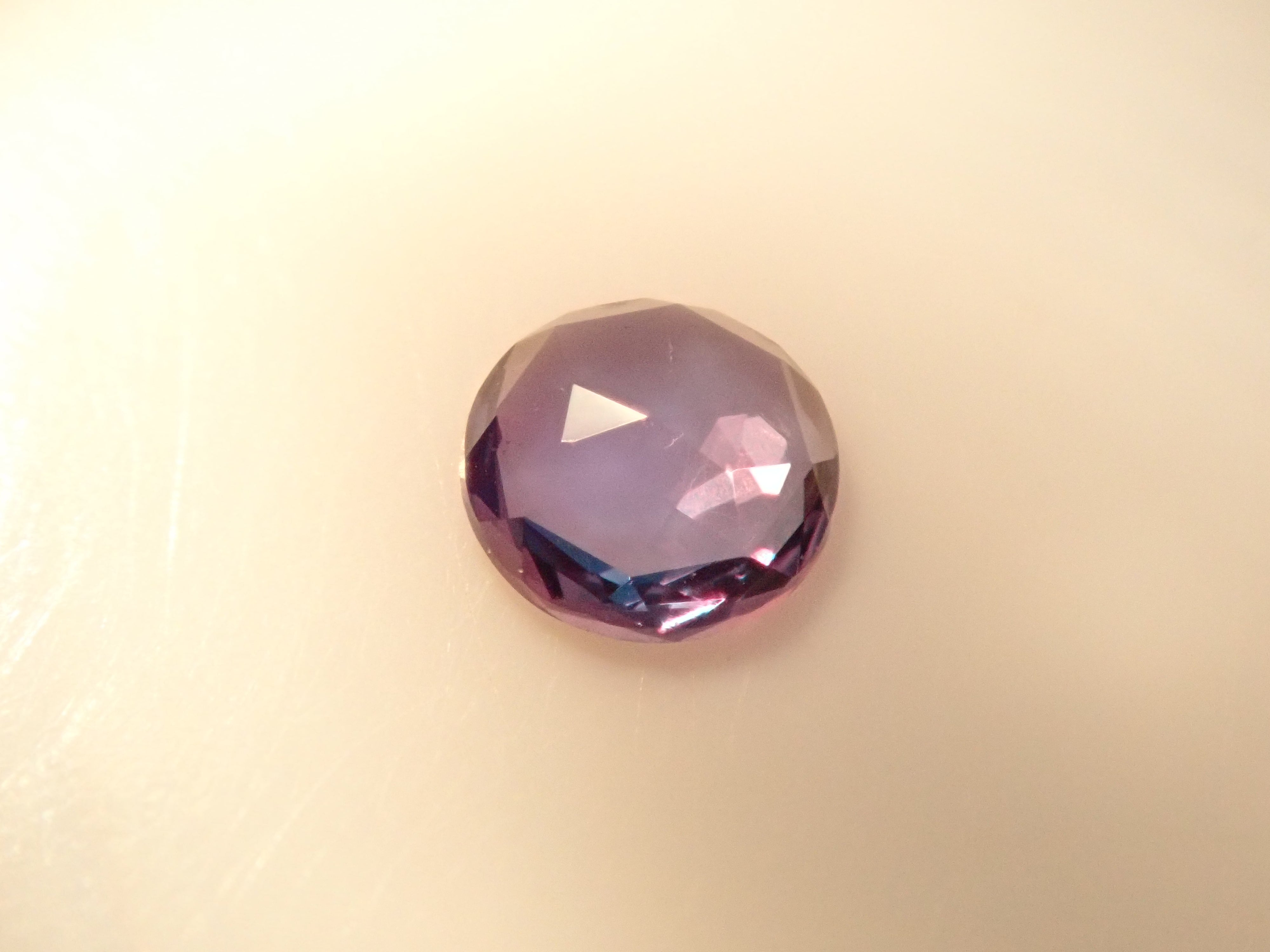 ブラジル産アレキサンドライト 2.8mm/0.070ctルース（ローズカット）