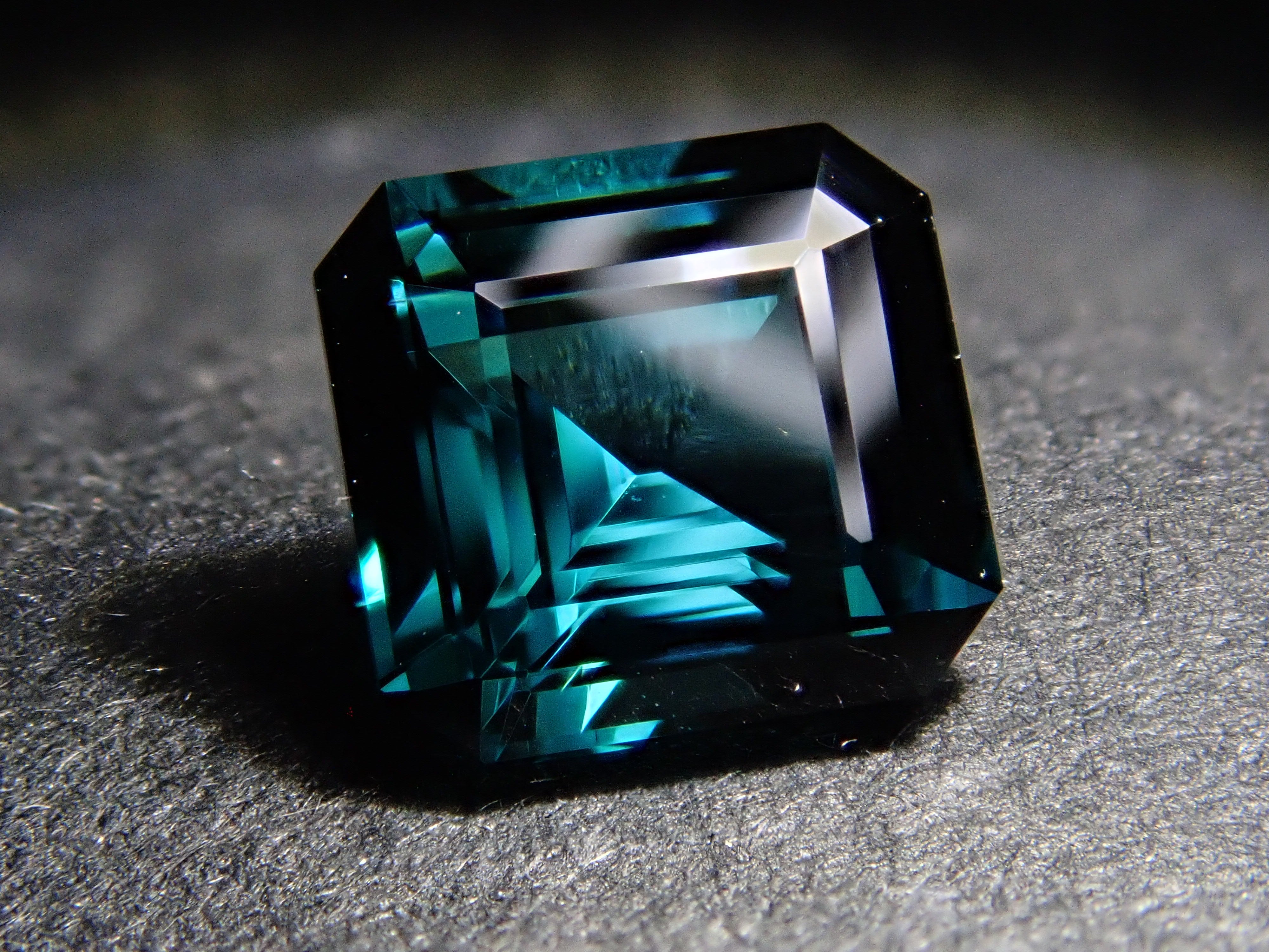 【12561919掲載】ブラジル産ブルートルマリン 0.819ctルース