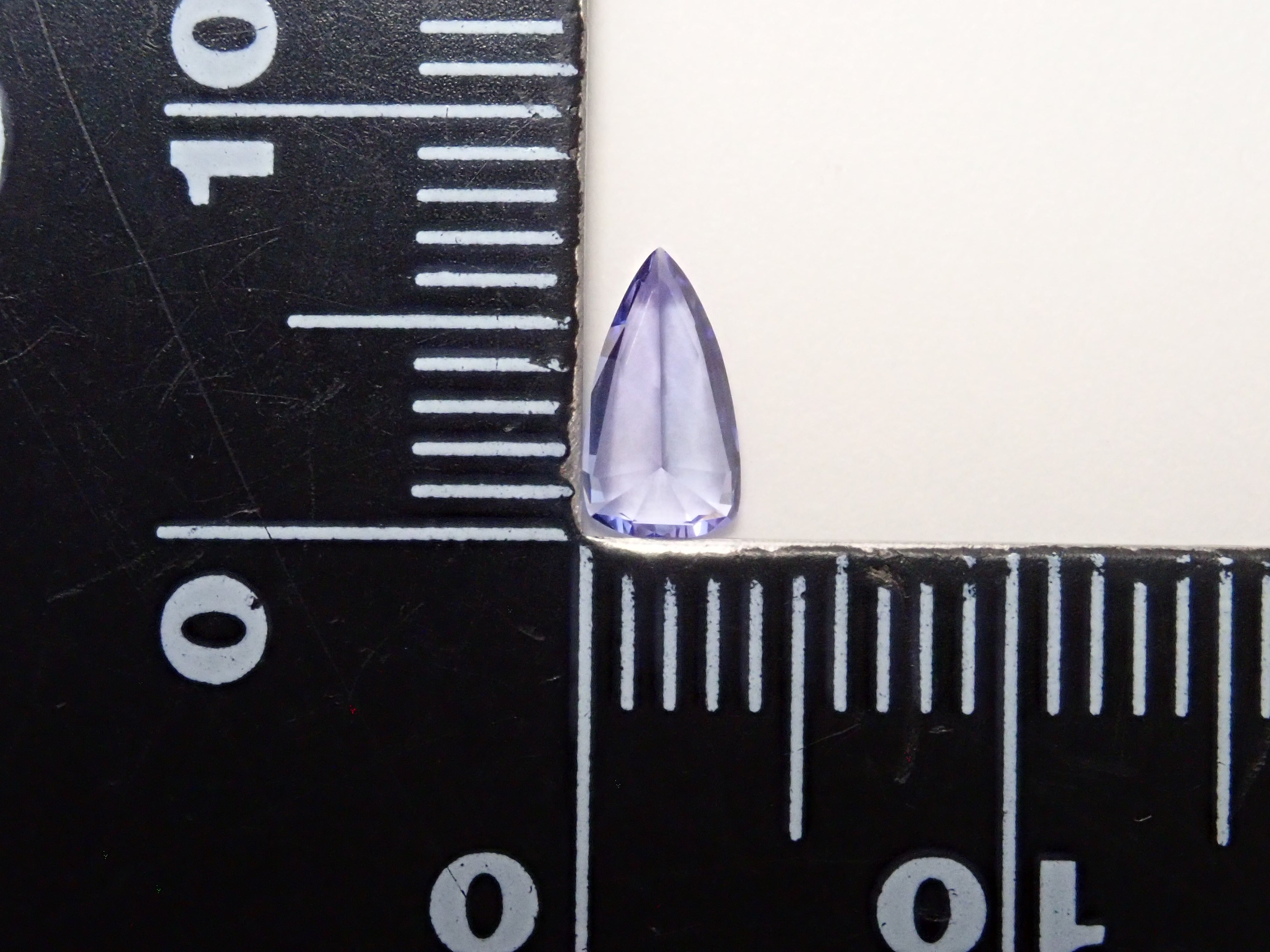 【12562068掲載】タンザニア産タンザナイト 0.416ctルース