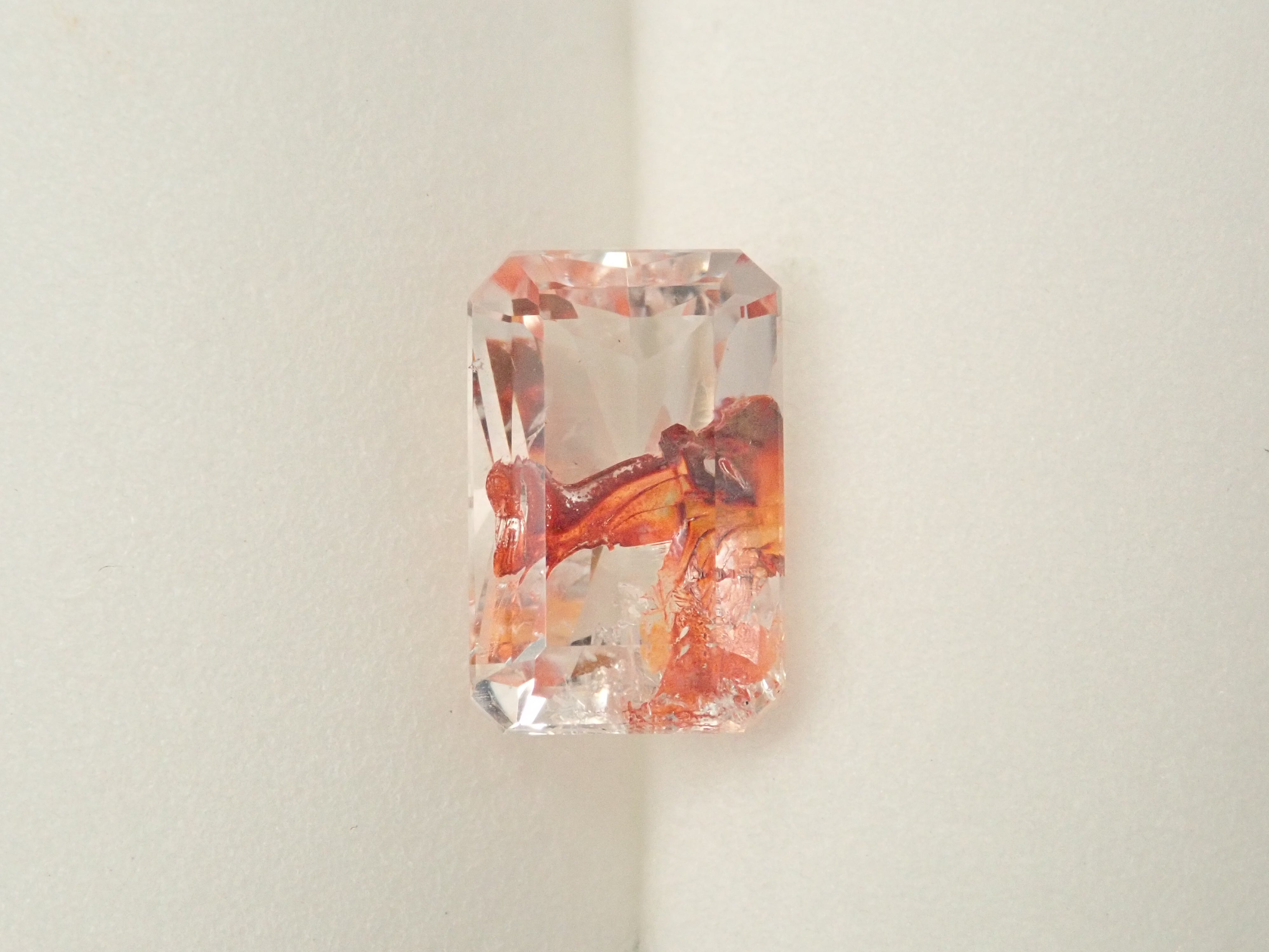 【12562073掲載】ブラジル産ライモナイトインクォーツ（オーロラクォーツ） 2.993ctルース