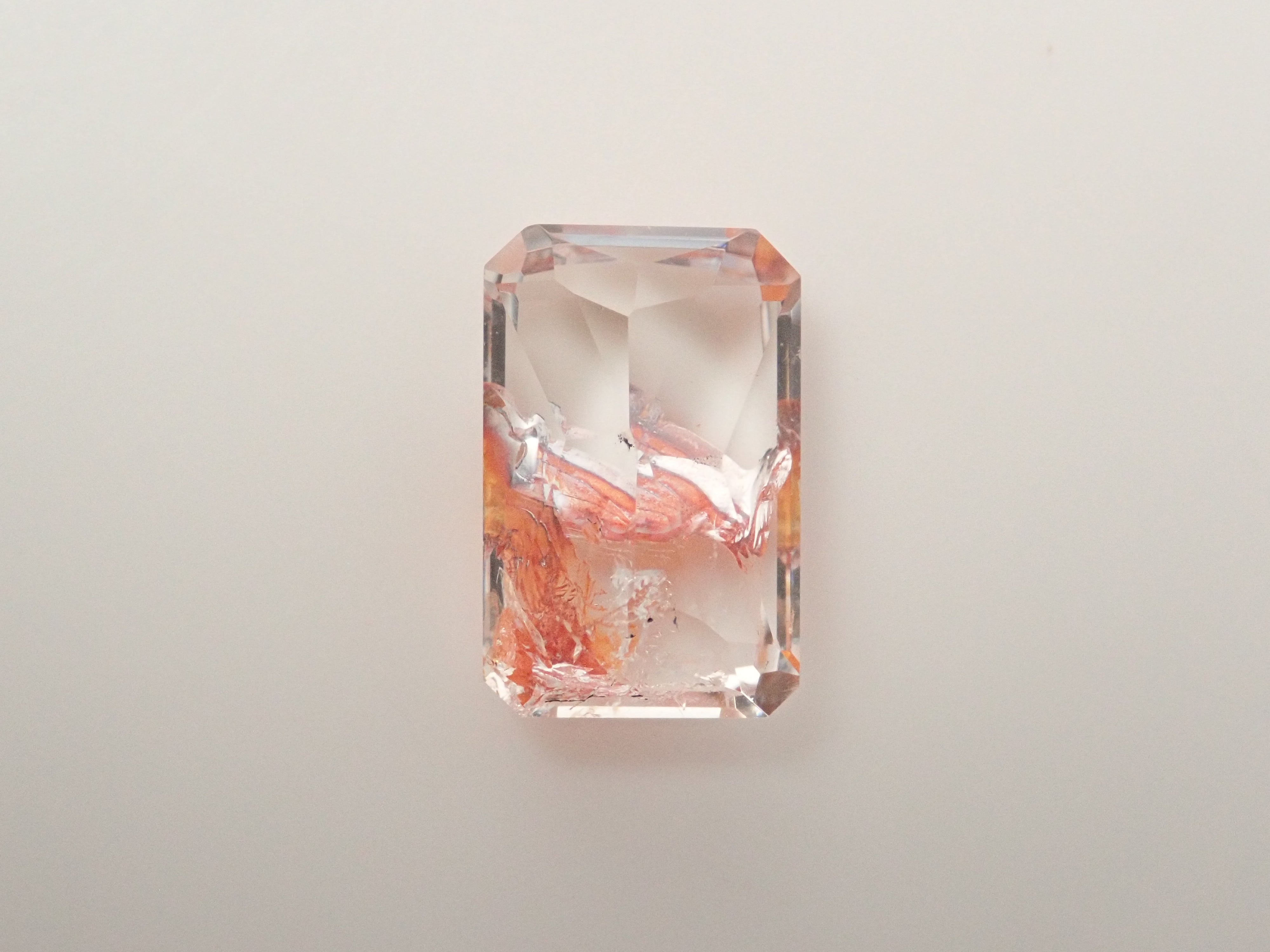 【12562073掲載】ブラジル産ライモナイトインクォーツ（オーロラクォーツ） 2.993ctルース