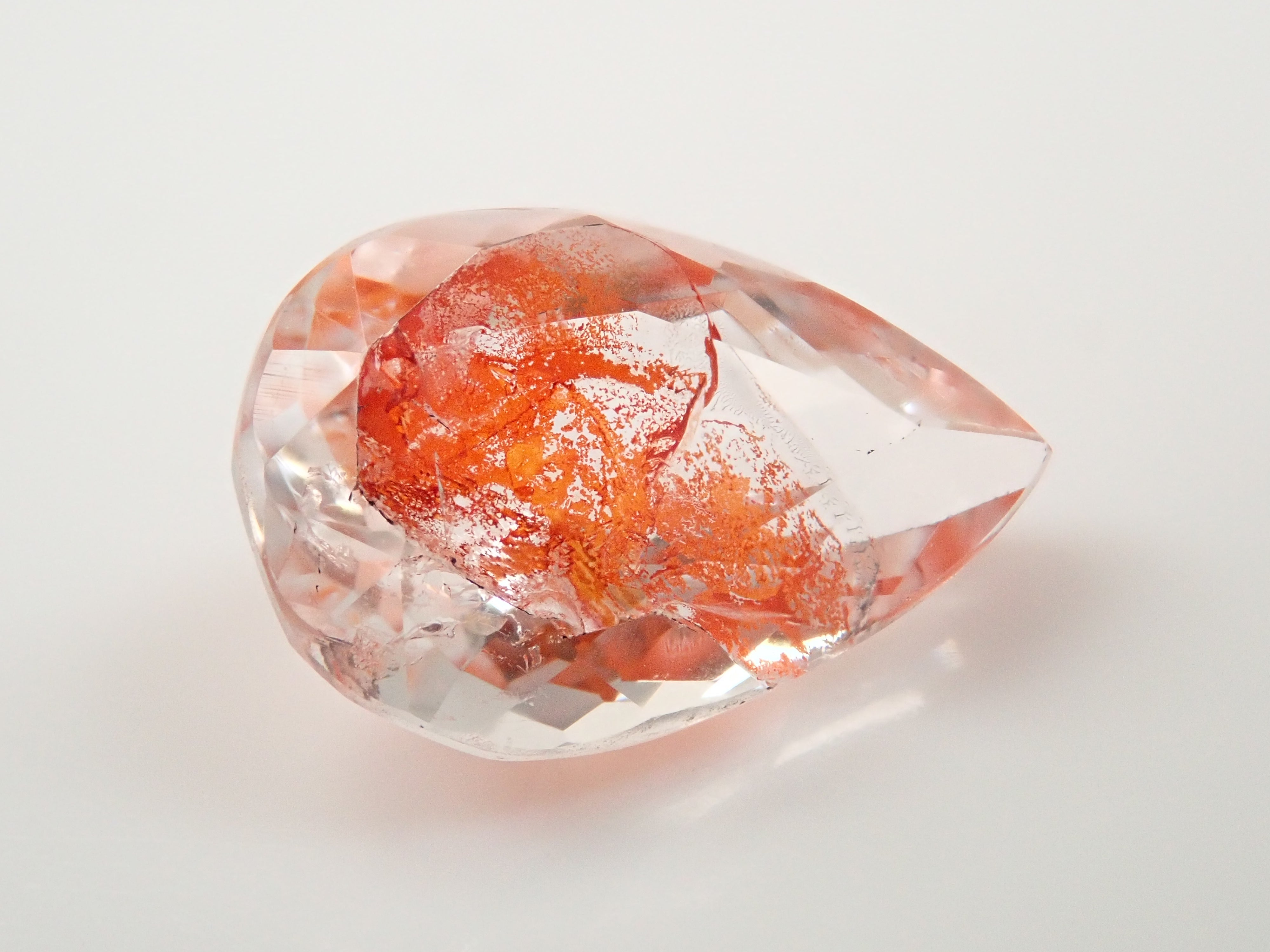 【12562074掲載】ブラジル産ライモナイトインクォーツ（オーロラクォーツ） 1.894ctルース