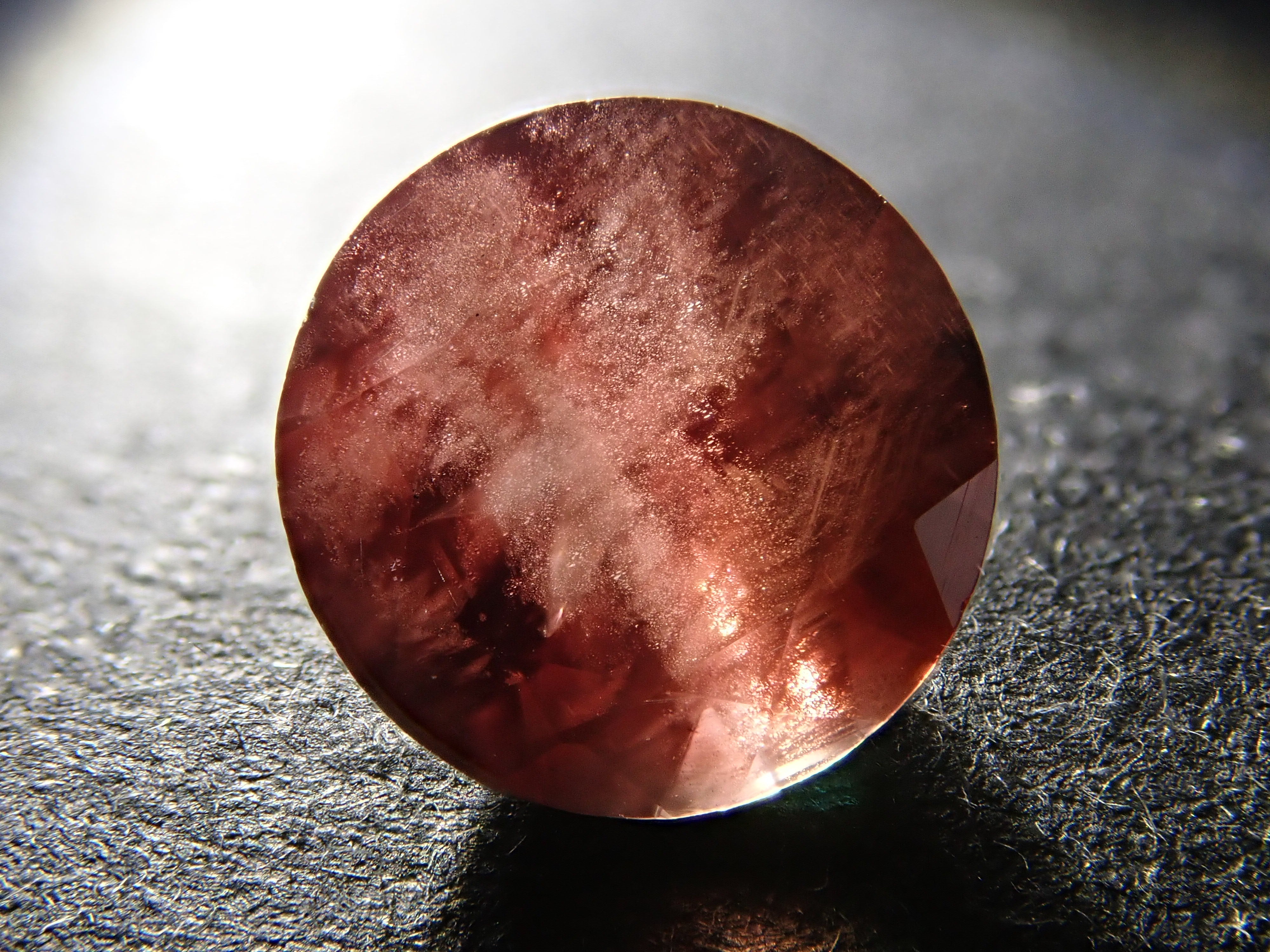 【12562075掲載】アメリカ産オレゴンサンストーン 1.366ctルース