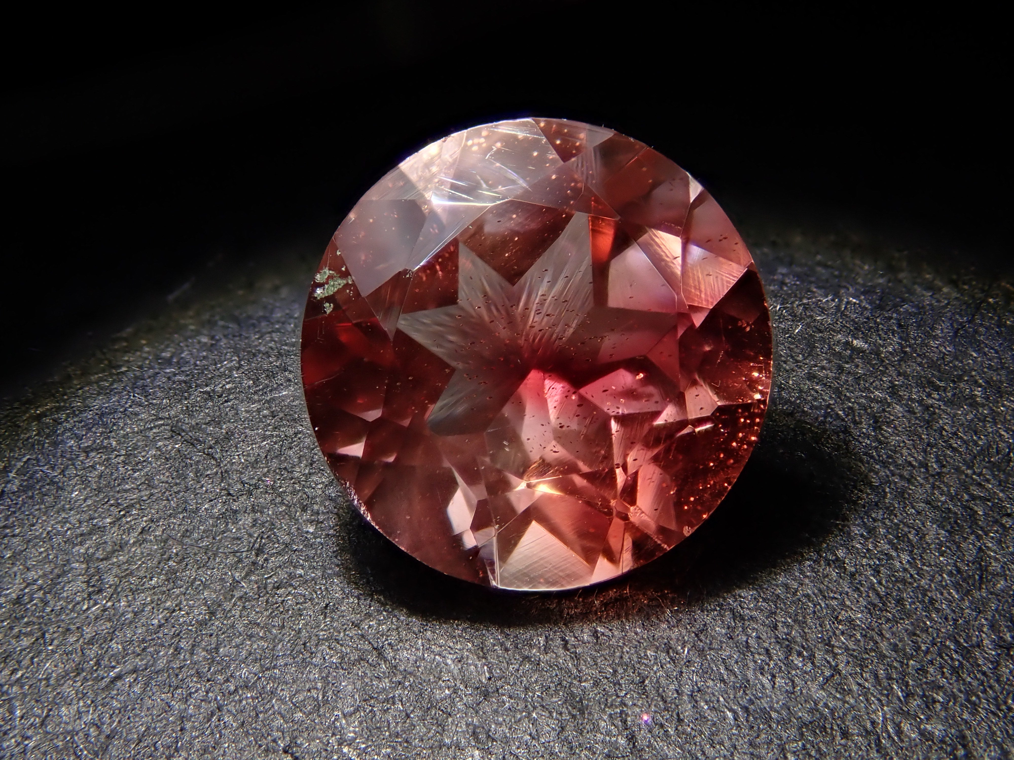 【12562078掲載】アメリカ産オレゴンサンストーン 0.820ctルース