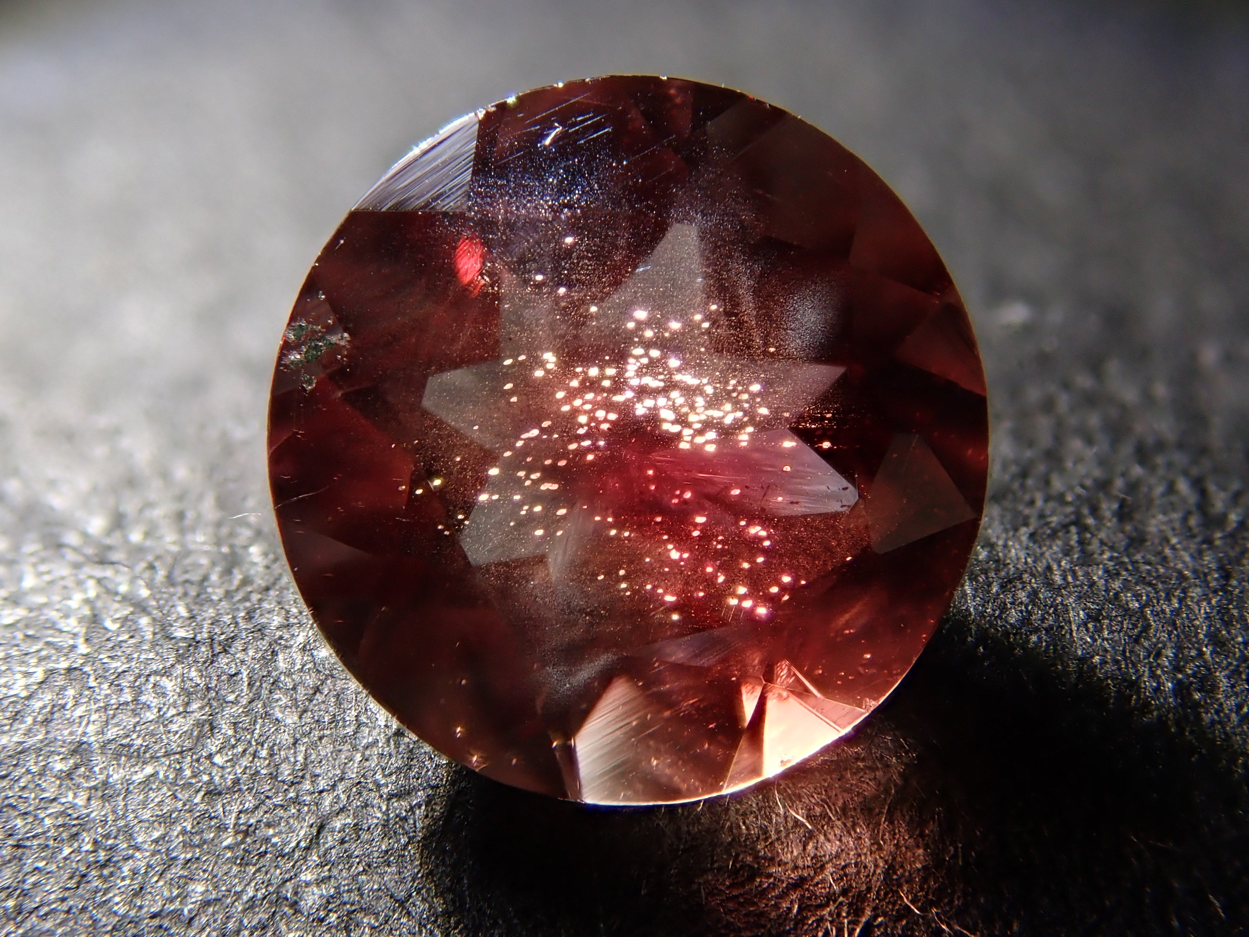 【12562078掲載】アメリカ産オレゴンサンストーン 0.820ctルース