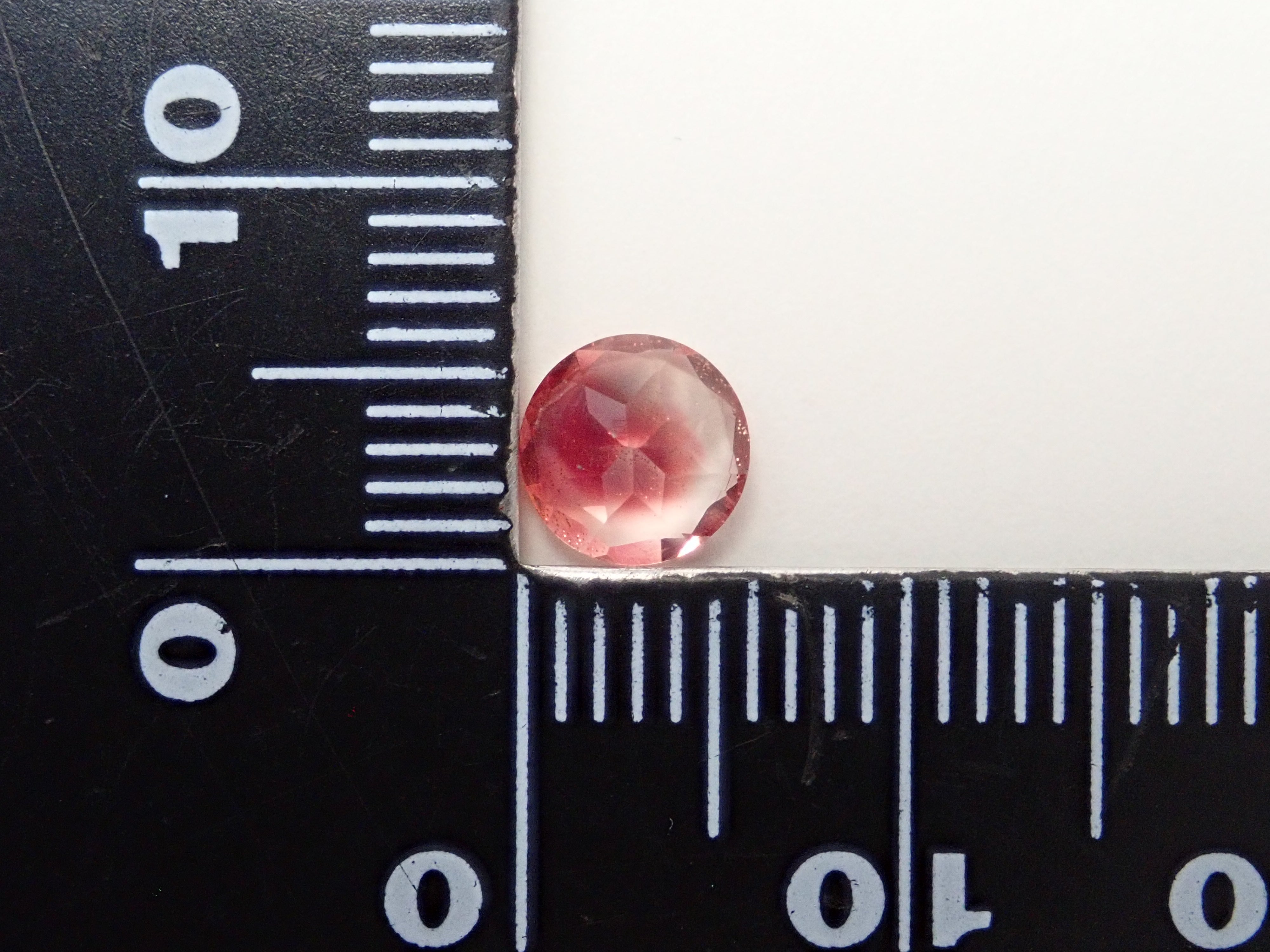 アメリカ産オレゴンサンストーン 6.1mm/0.820ctルース