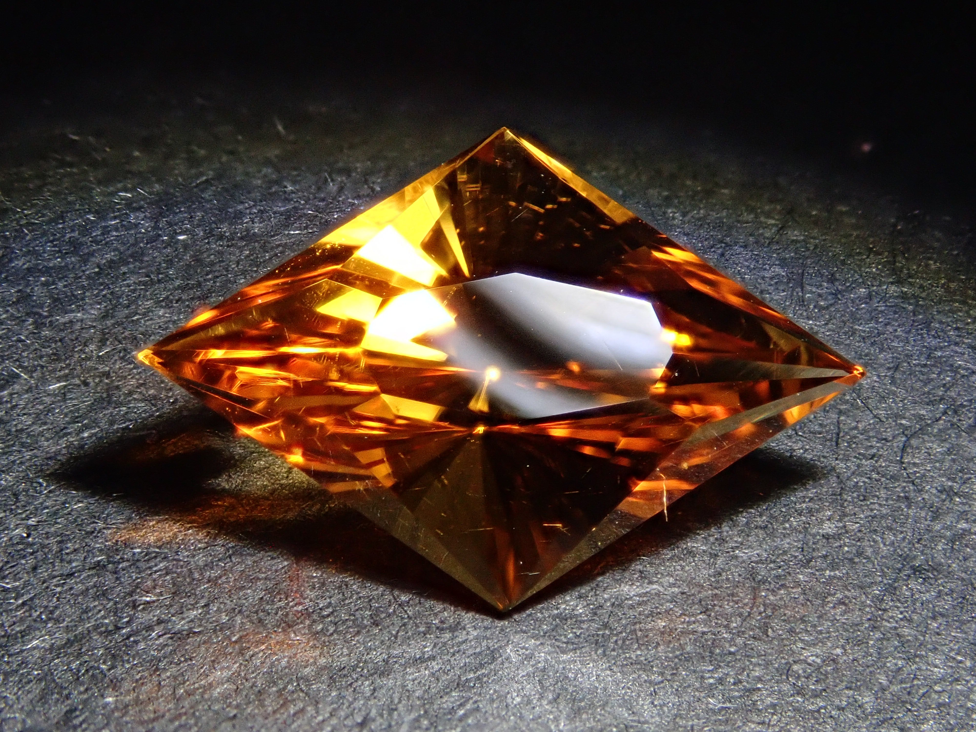 【12562100掲載】ブラジル産シトリン 1.852ctルース