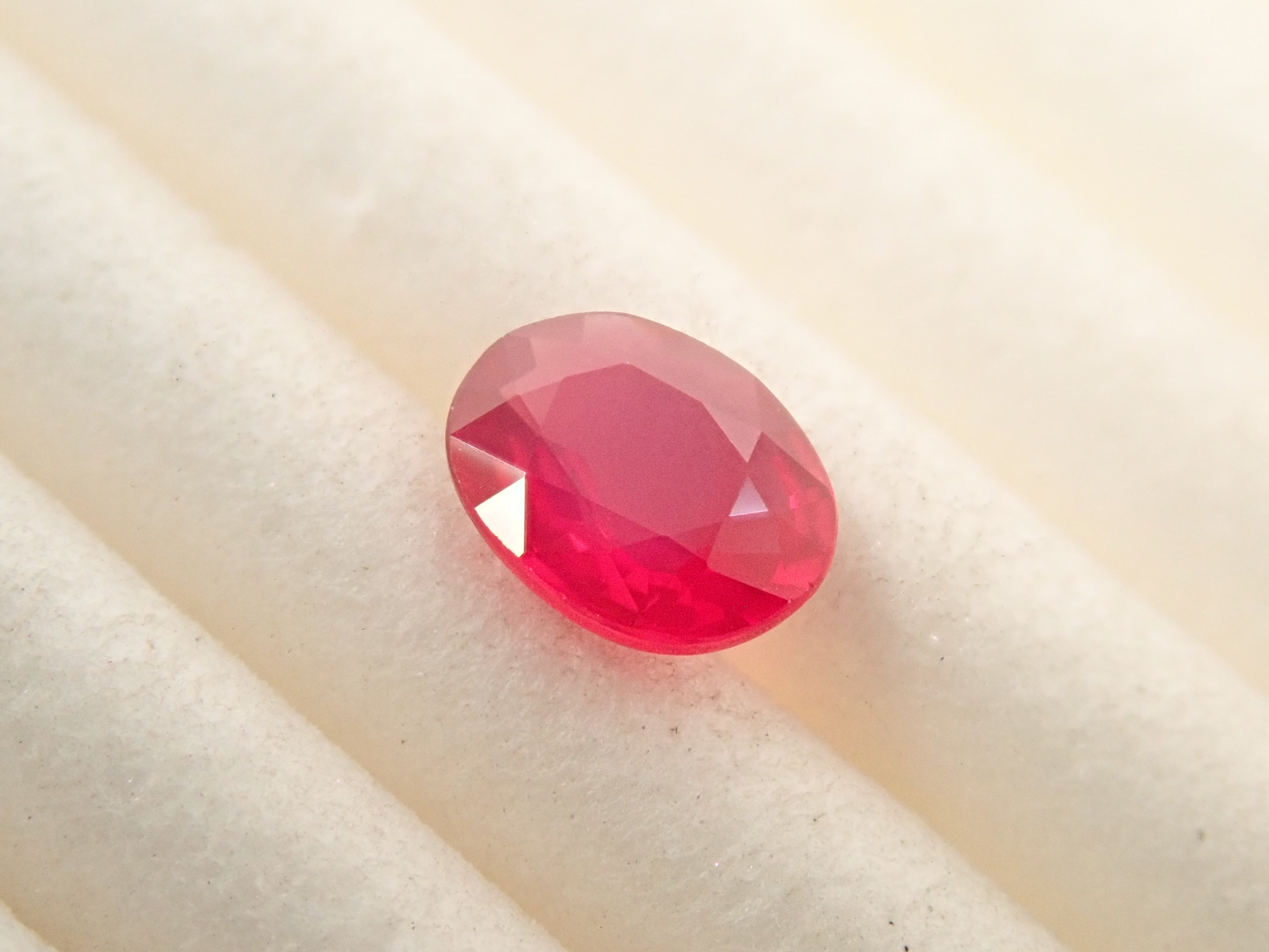 非加熱ピジョンブラッドルビー  0.380ctルース