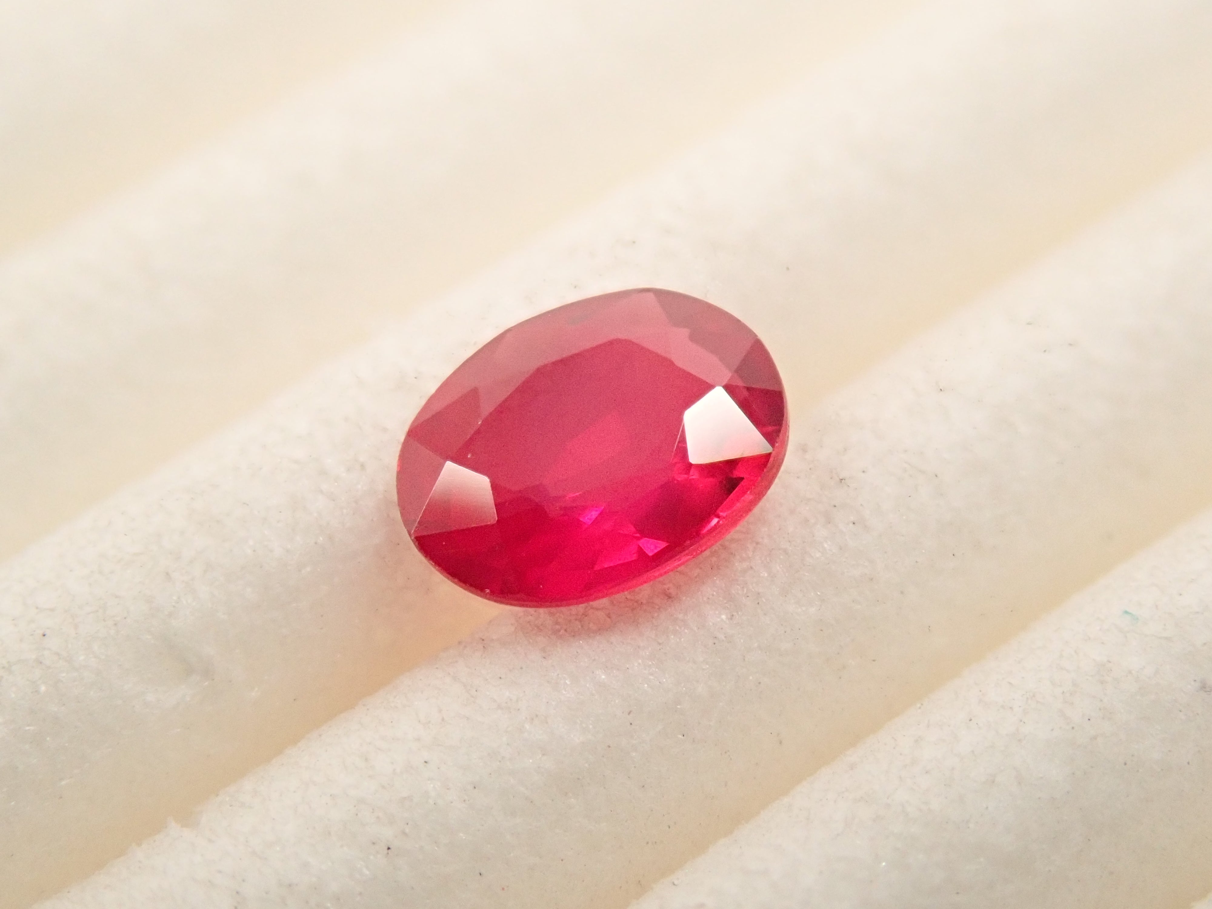 非加熱ピジョンブラッドルビー  0.380ctルース