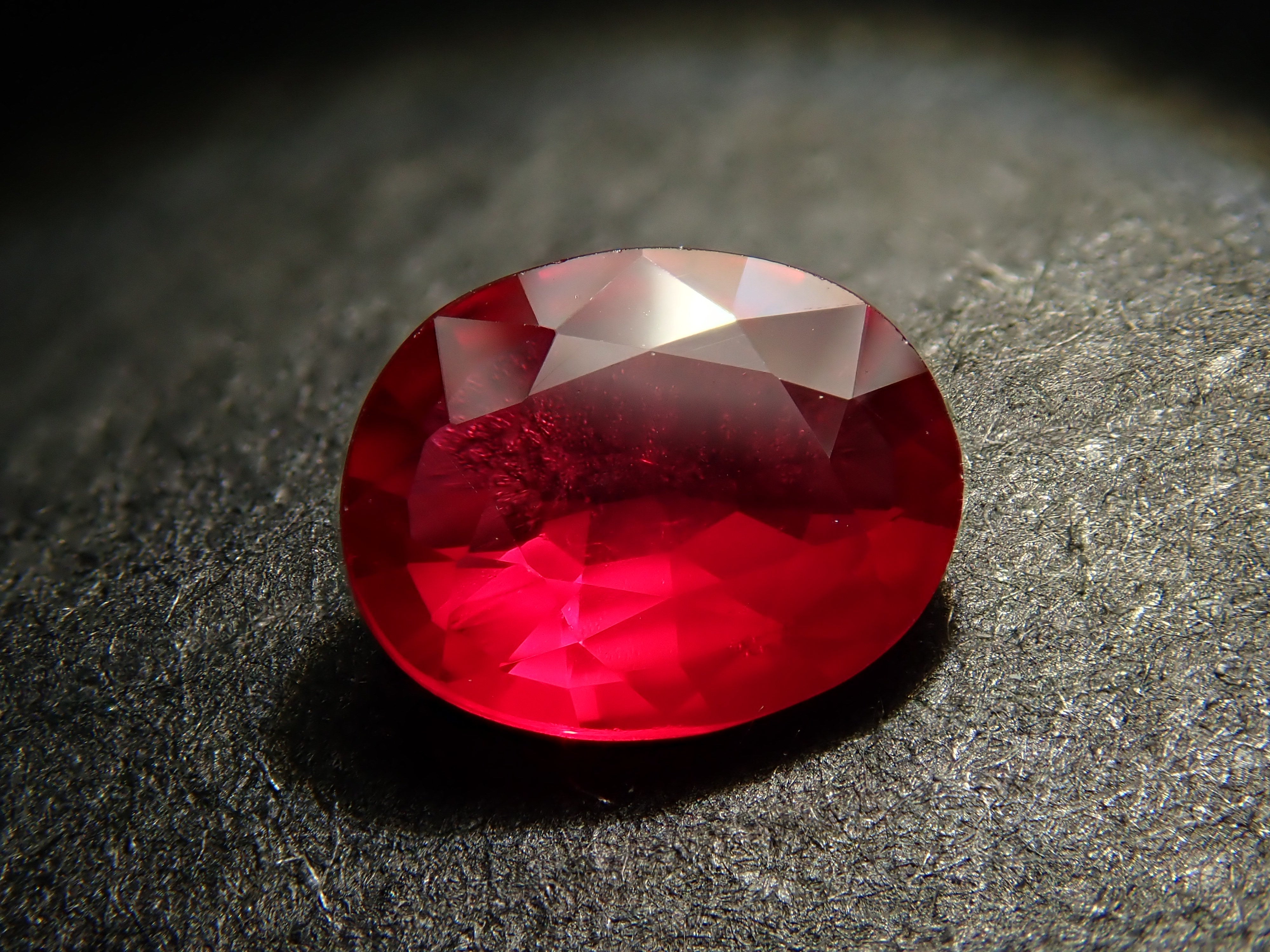 非加熱ピジョンブラッドルビー  0.380ctルース