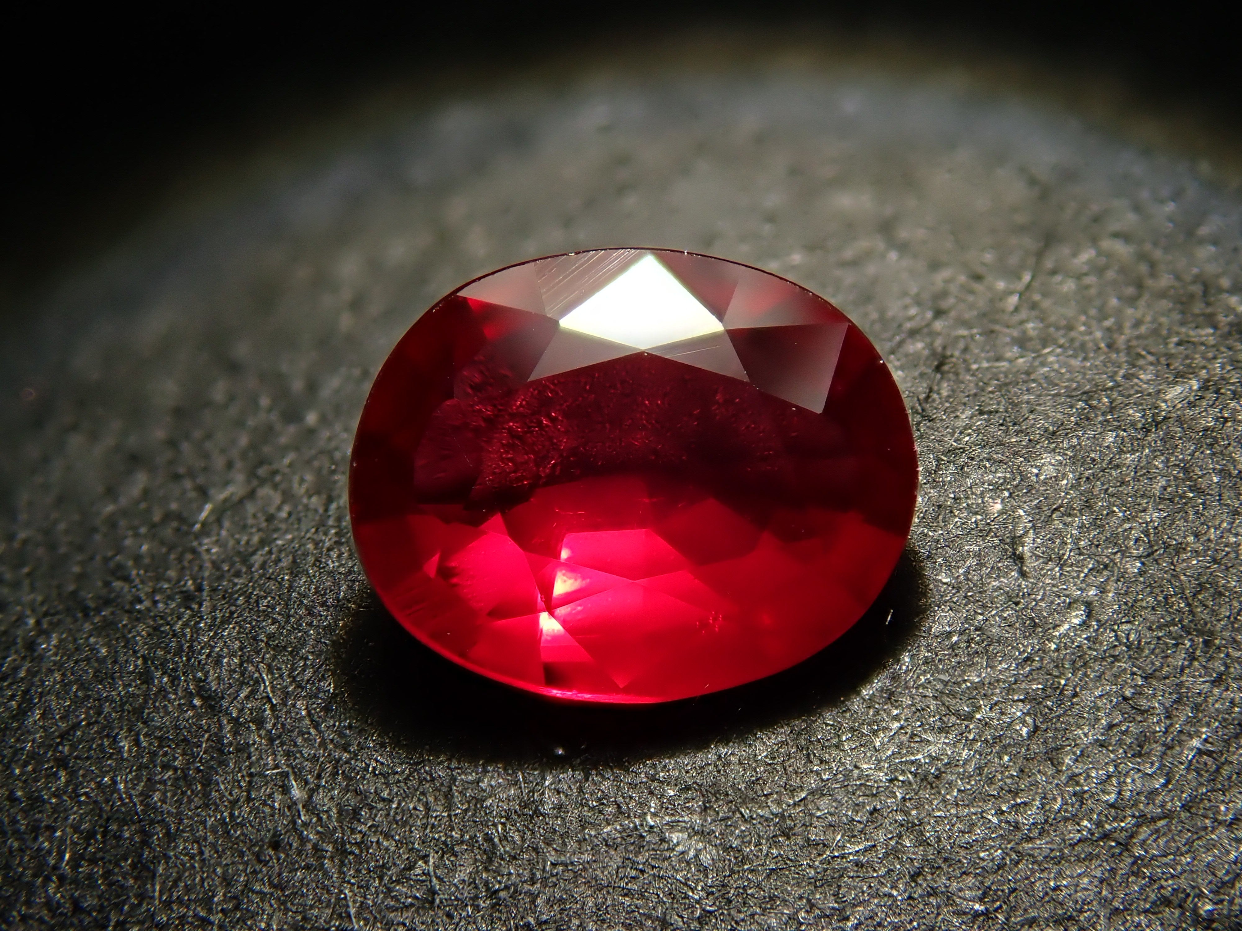 非加熱ピジョンブラッドルビー  0.380ctルース