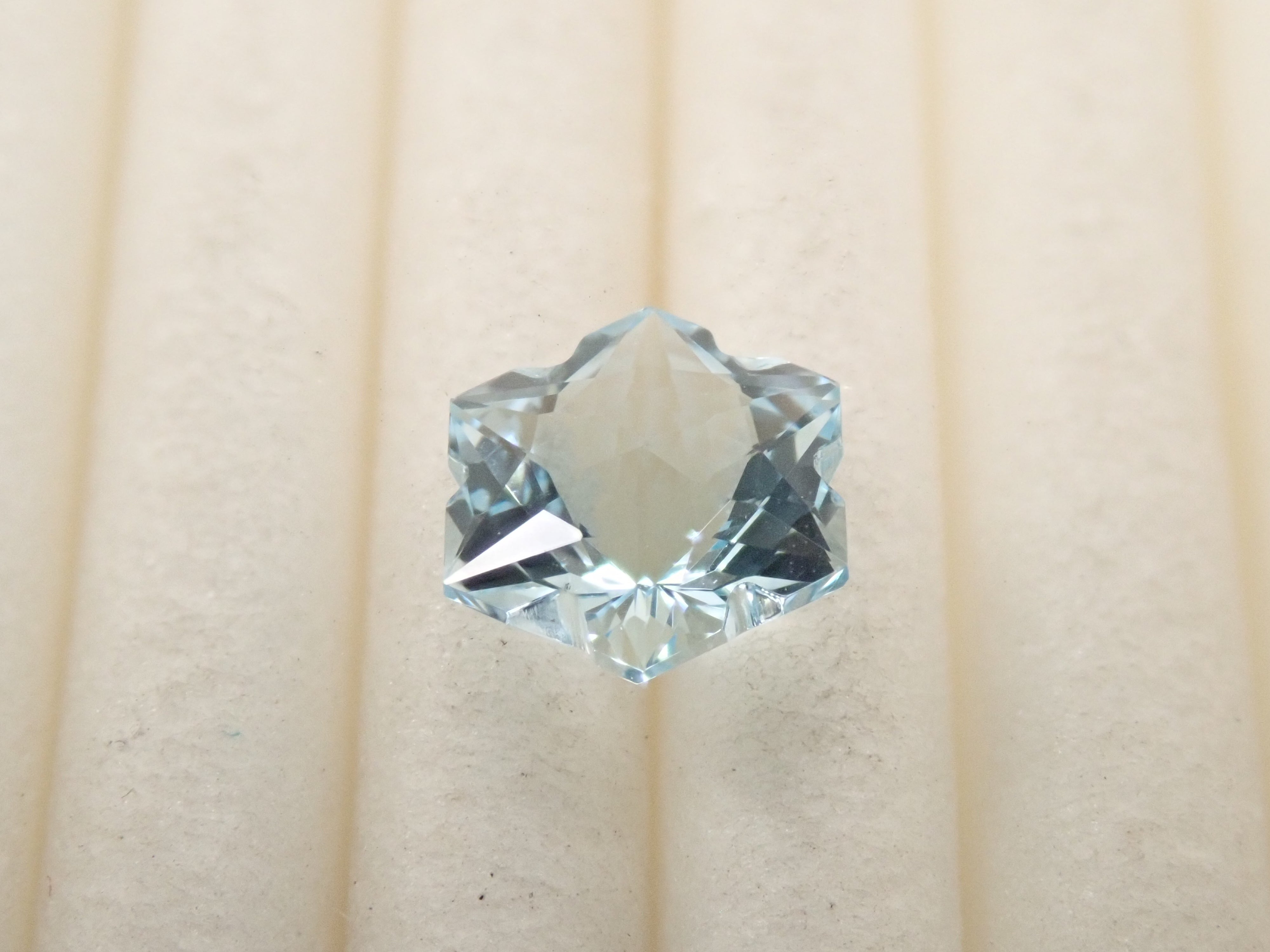 【12562066掲載】ブラジル産スカイブルートパーズ 0.834ctルース