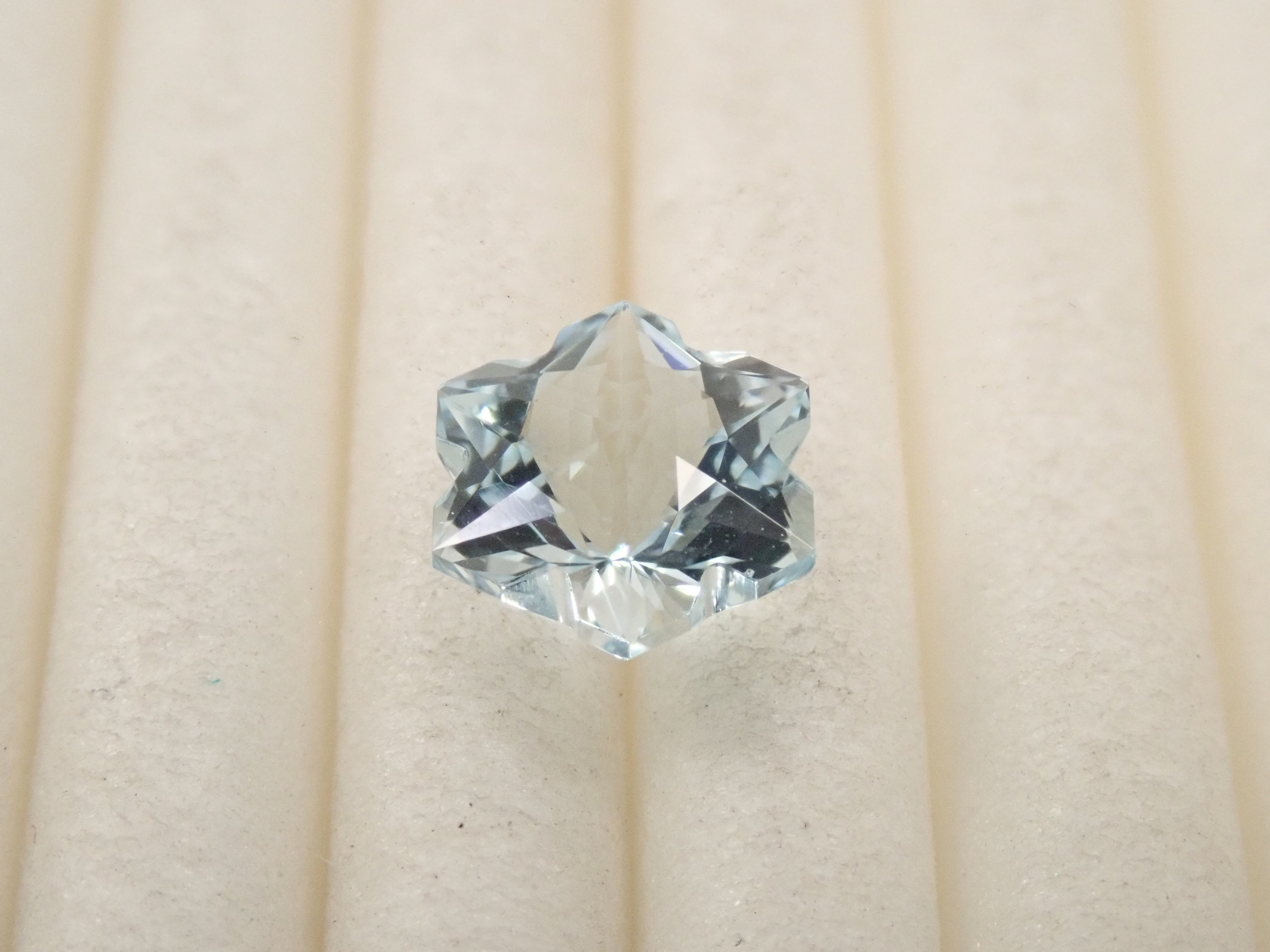 【12562067掲載】ブラジル産スカイブルートパーズ 0.746ctルース