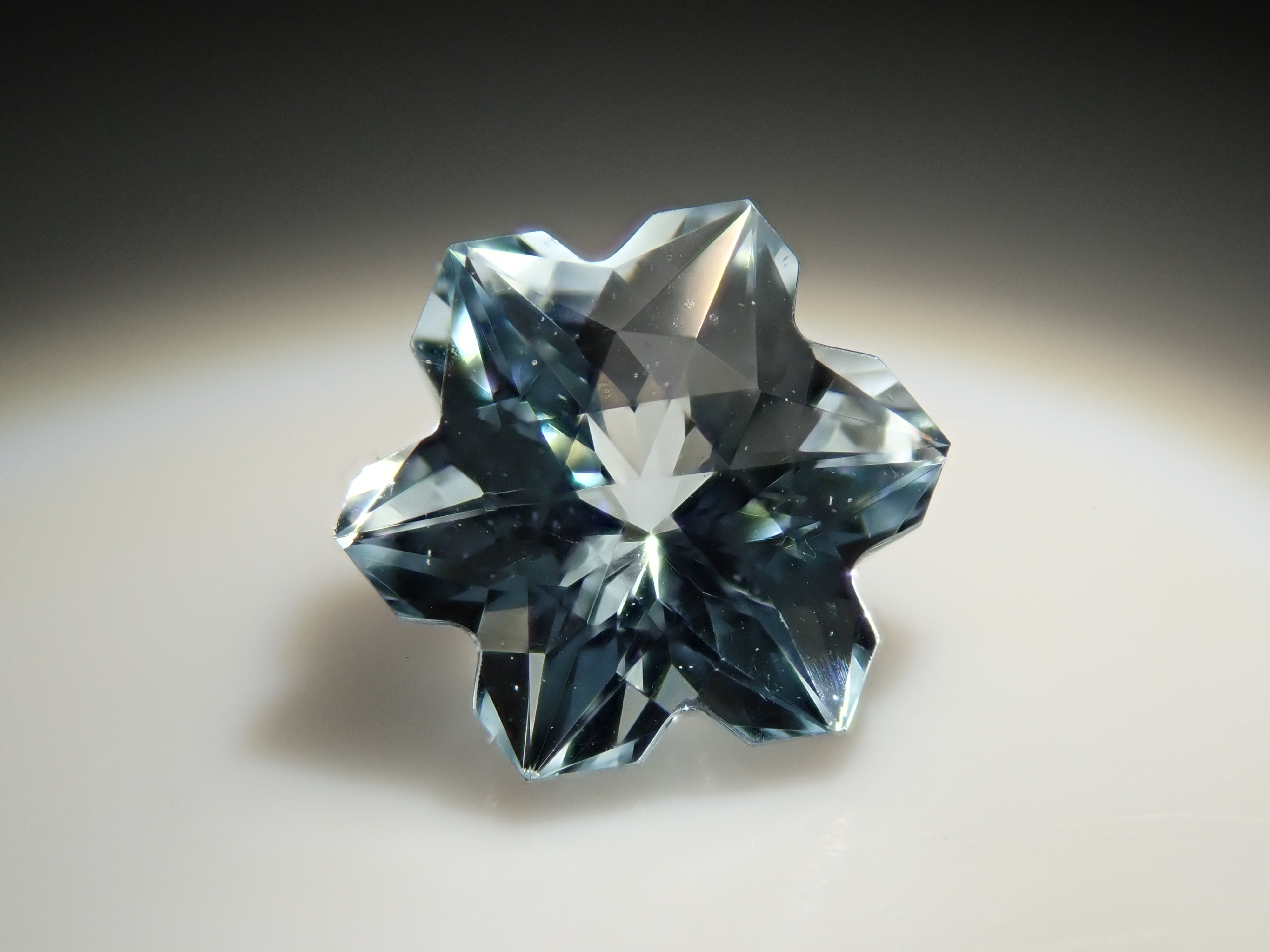 【12562067掲載】ブラジル産スカイブルートパーズ 0.746ctルース