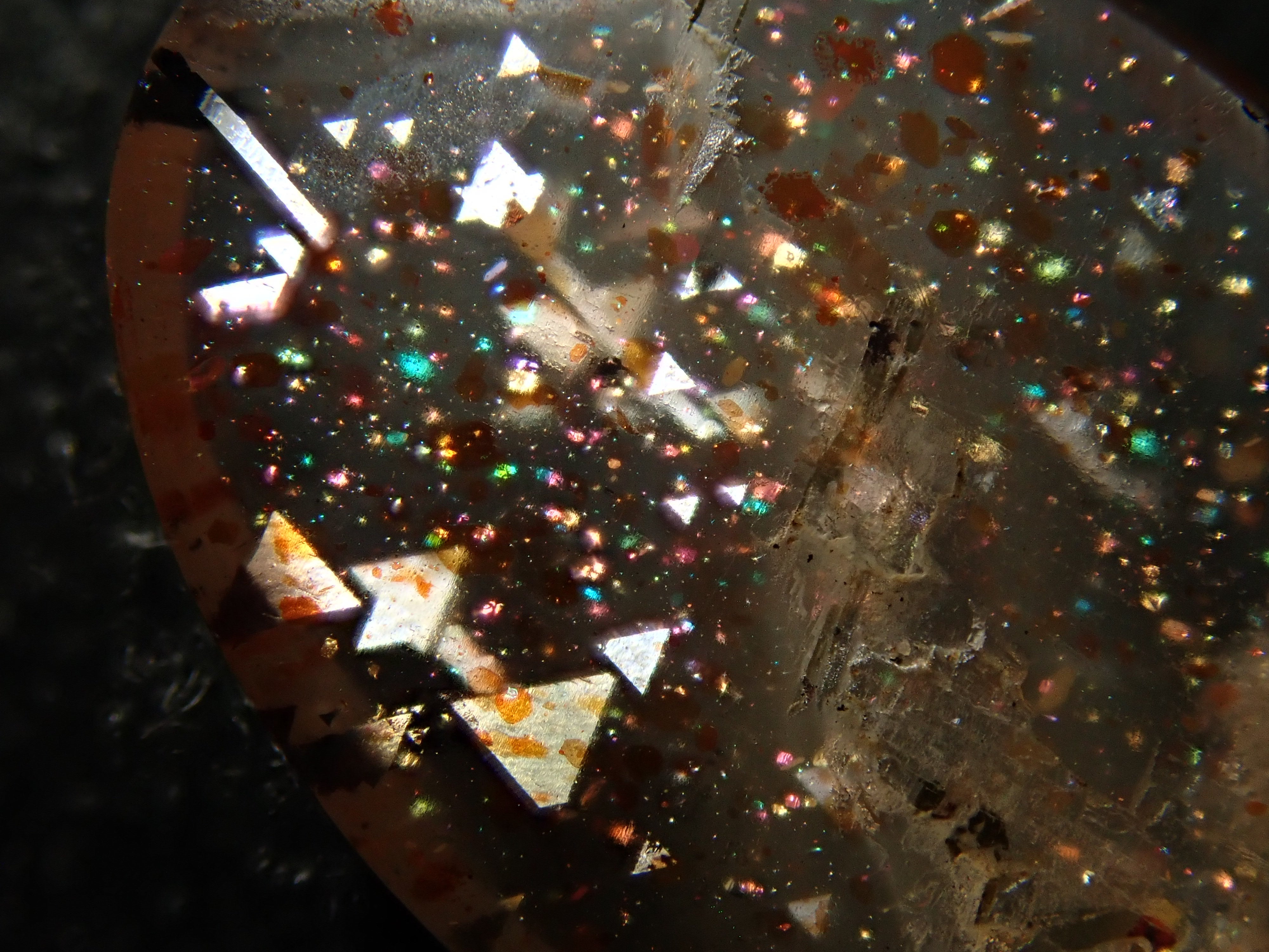 【12562047掲載】オーストラリア産レインボーラティスサンストーン 3.504ctルース