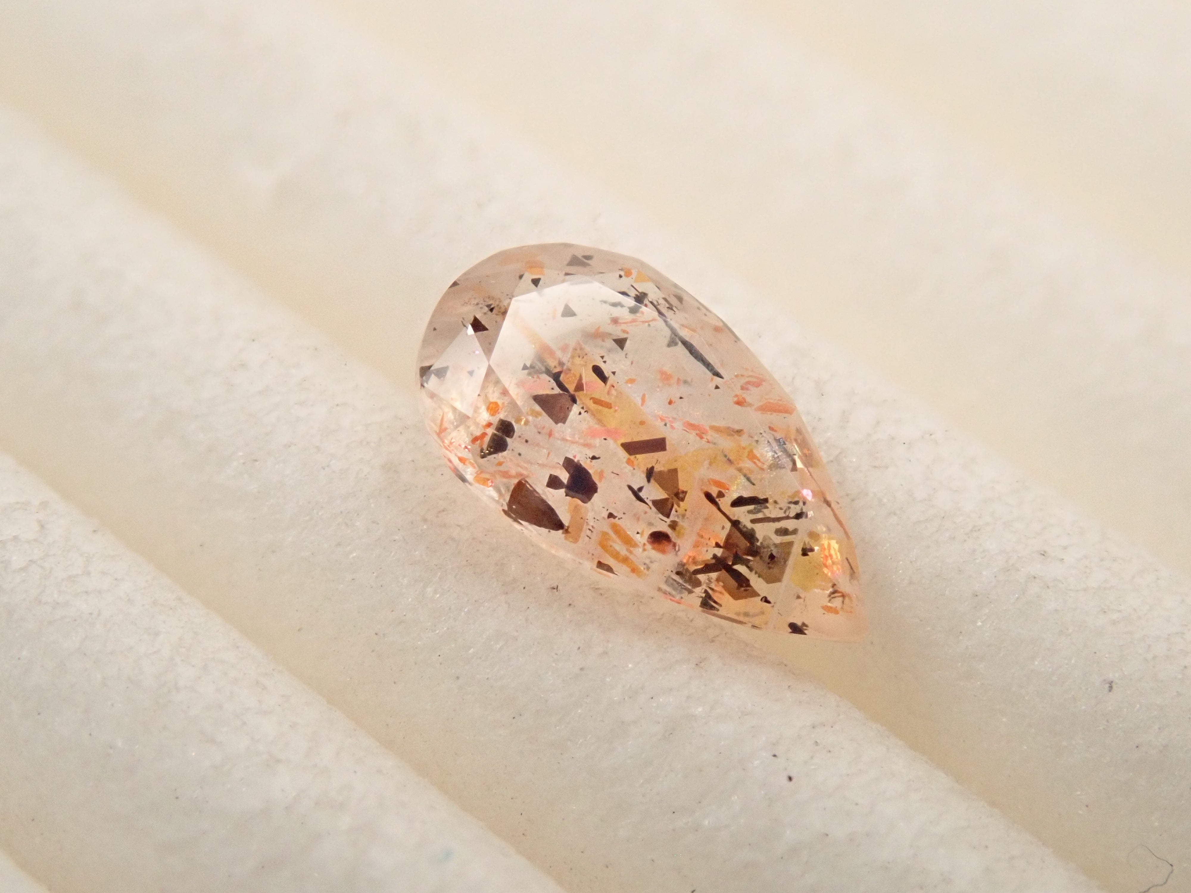 [12562049] 澳洲彩虹格紋日光石 0.373克拉 散裝