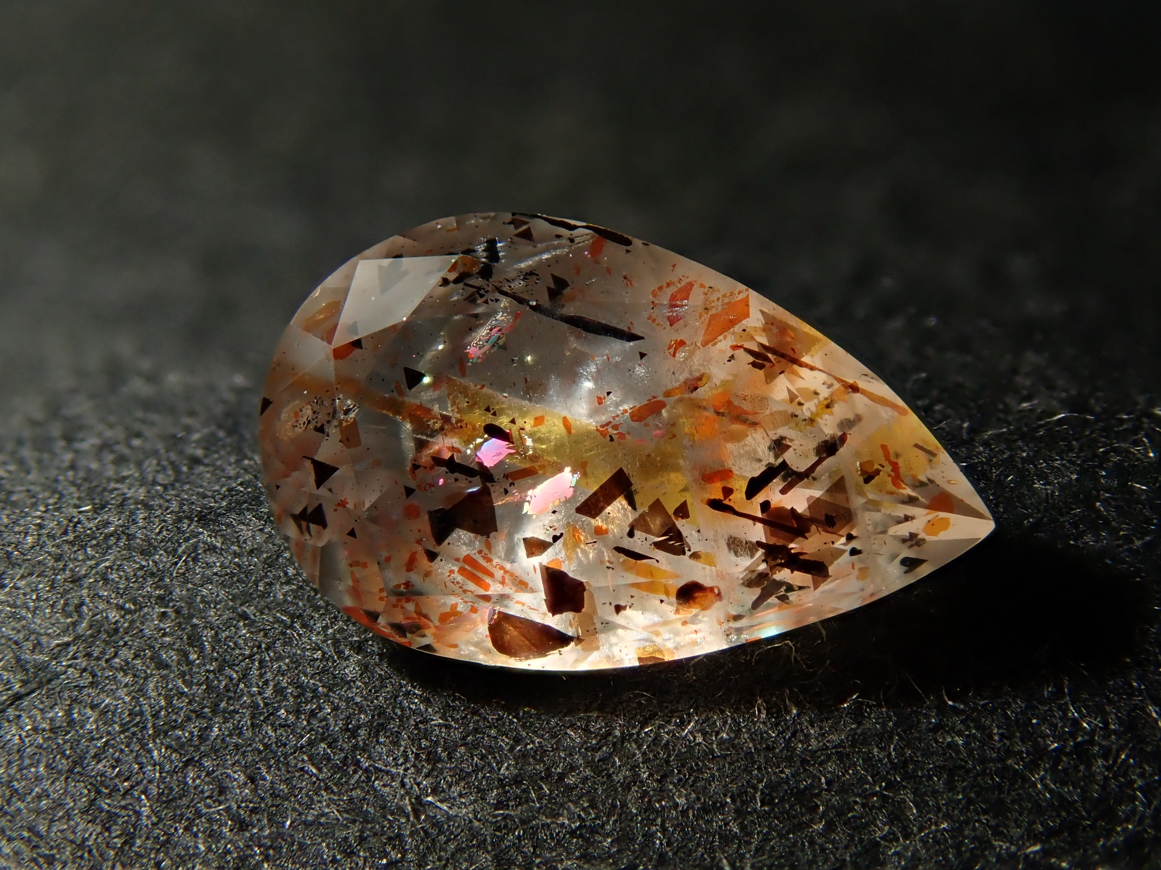 【12562049掲載】オーストラリア産レインボーラティスサンストーン 0.373ctルース