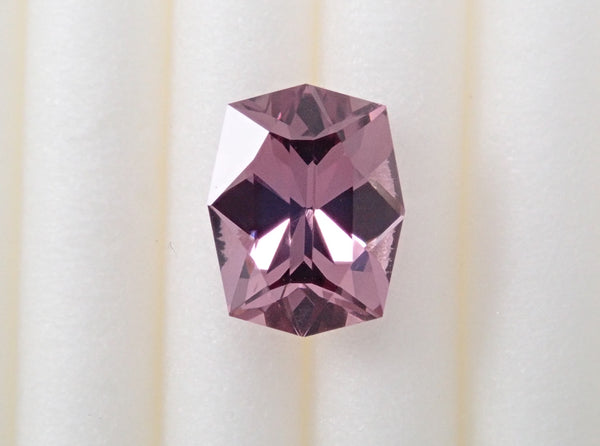 粉紅色尖晶石 0.969 克拉裸石