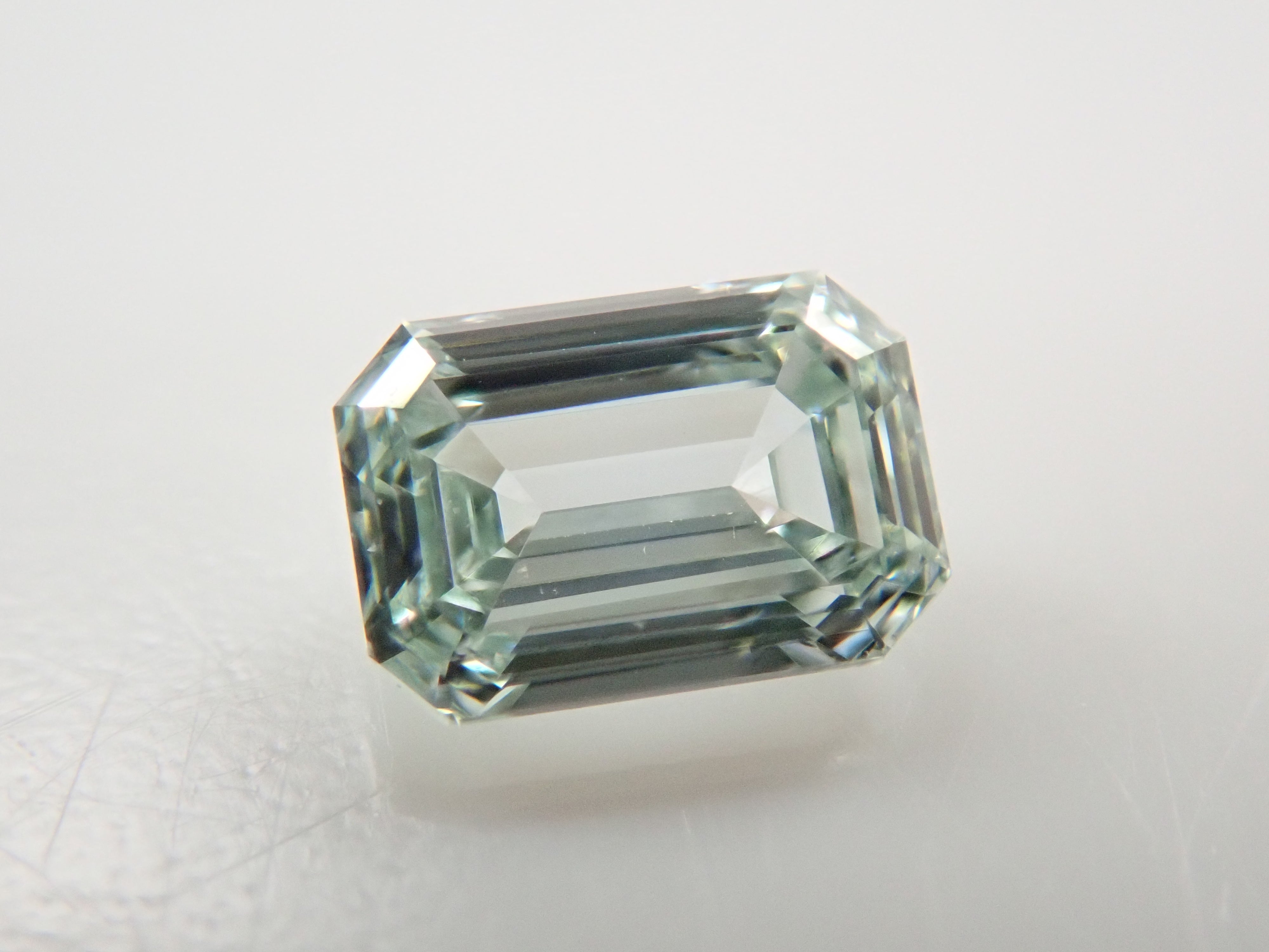 ブルーダイヤモンド（トリートメント） 0.110ctルース(Fancy Light Blue Green, VVS2)