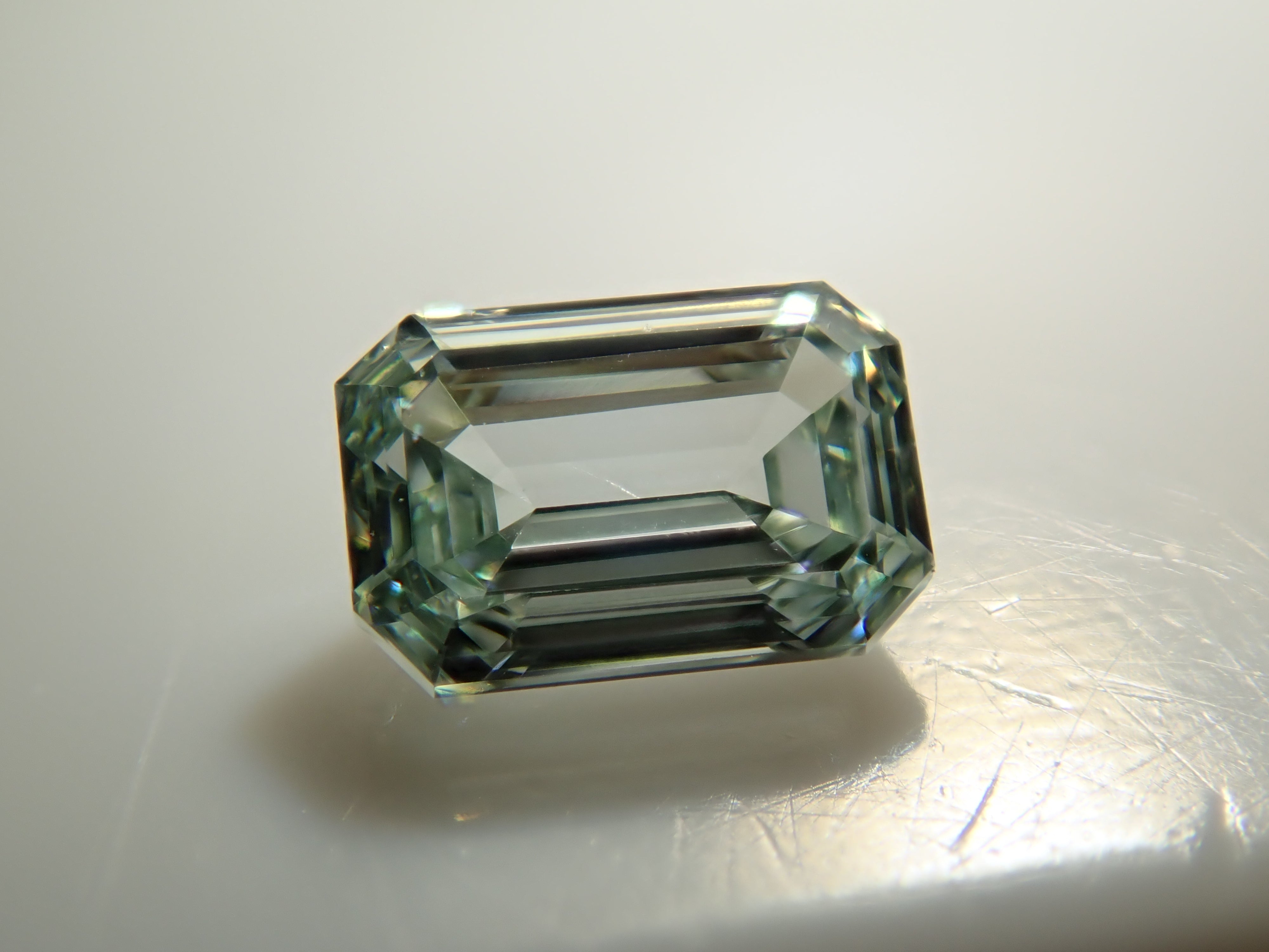 ブルーダイヤモンド（トリートメント） 0.110ctルース(Fancy Light Blue Green, VVS2)