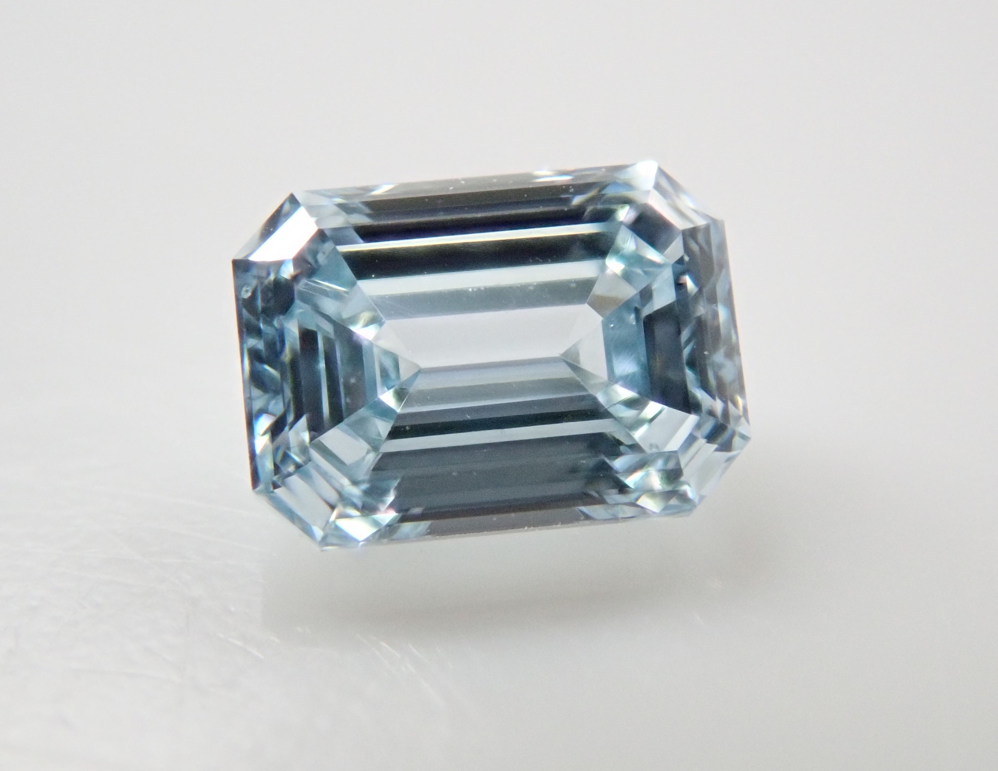 ブルーダイヤモンド（トリートメント） 0.119ctルース(Fancy Light Greenish Blue, VS2)