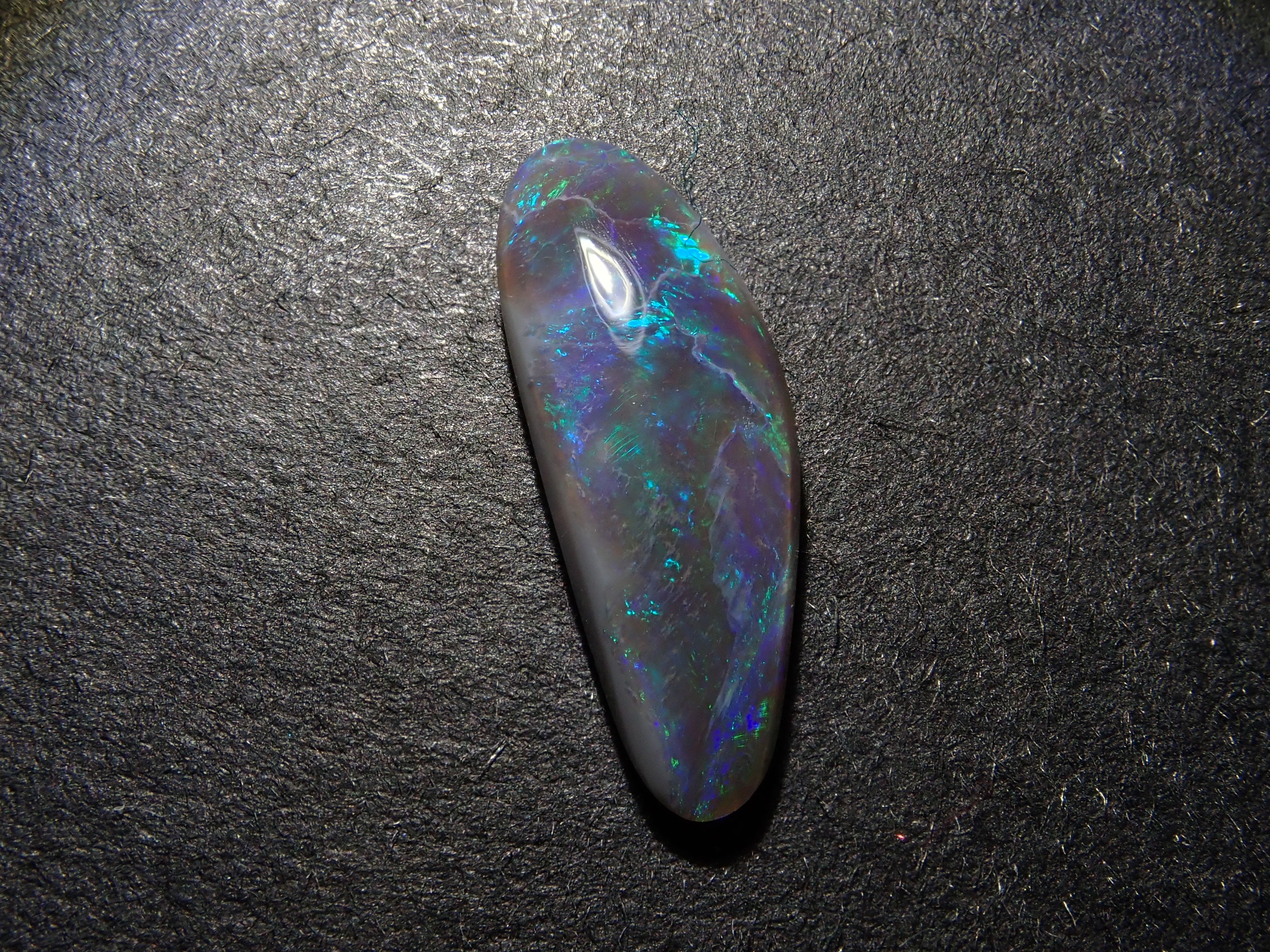 【12562529掲載】オーストラリア産ブラックオパール 0.940ctルース