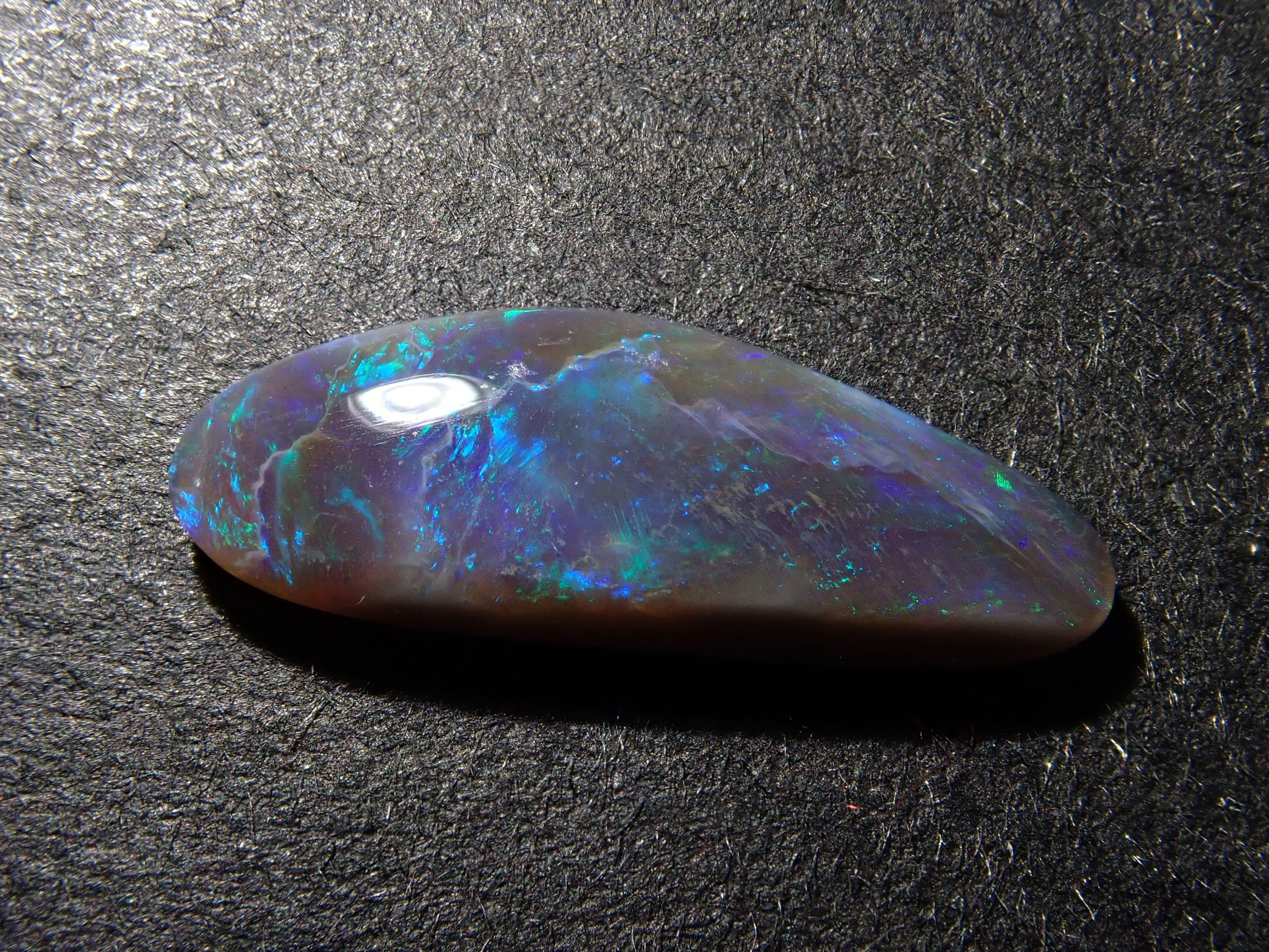 【12562529掲載】オーストラリア産ブラックオパール 0.940ctルース