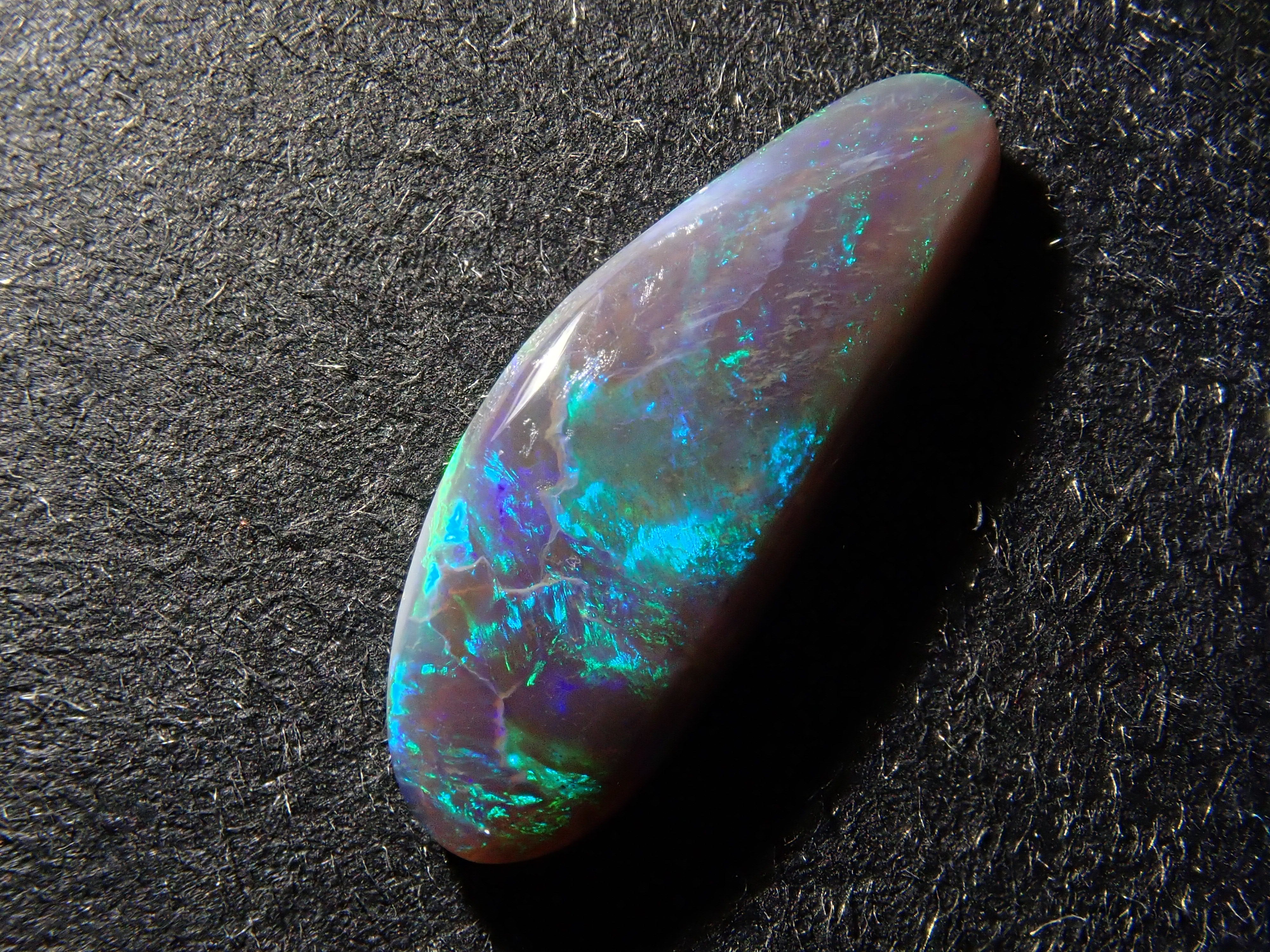 【12562529掲載】オーストラリア産ブラックオパール 0.940ctルース