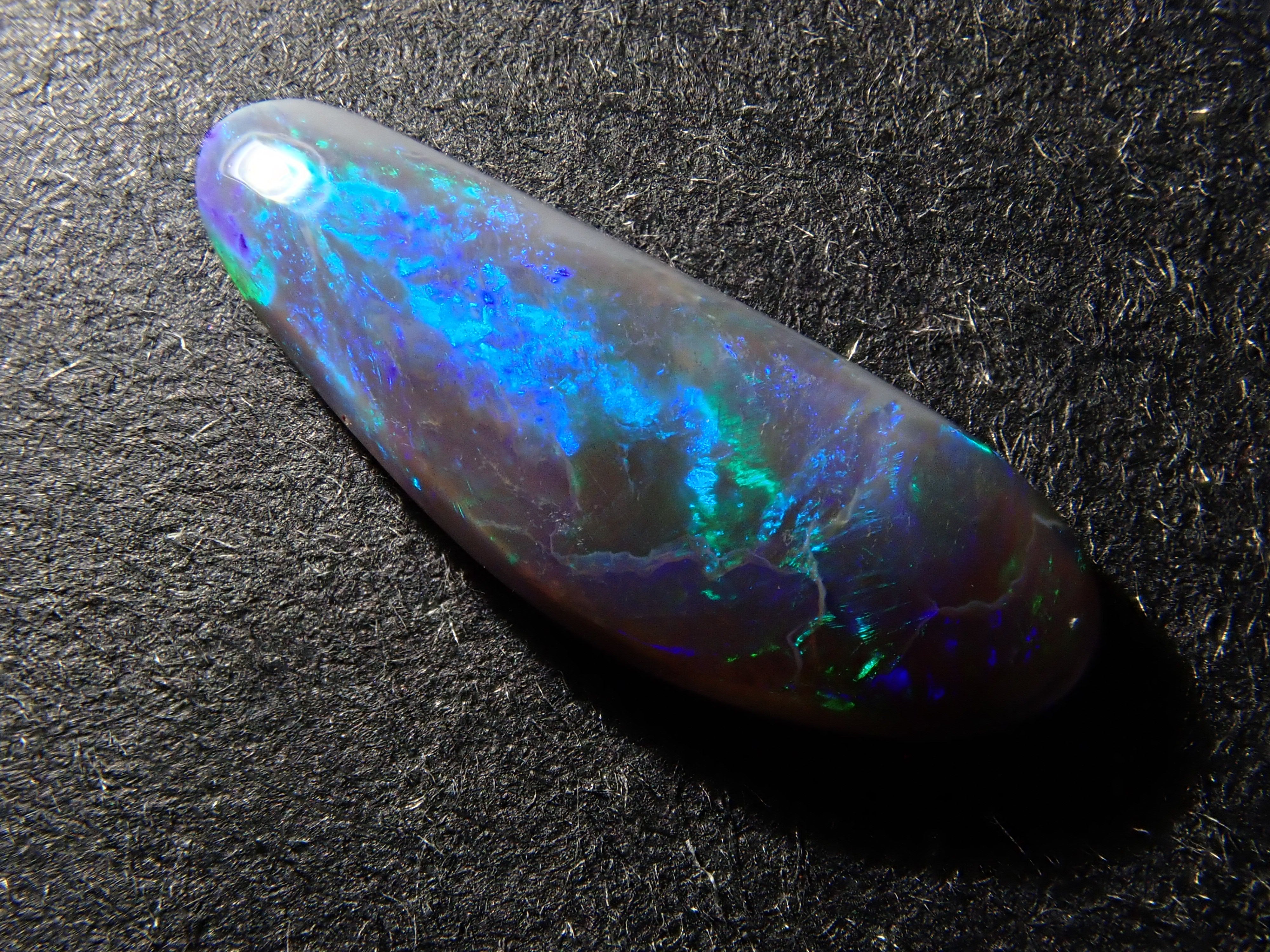 【12562529掲載】オーストラリア産ブラックオパール 0.940ctルース