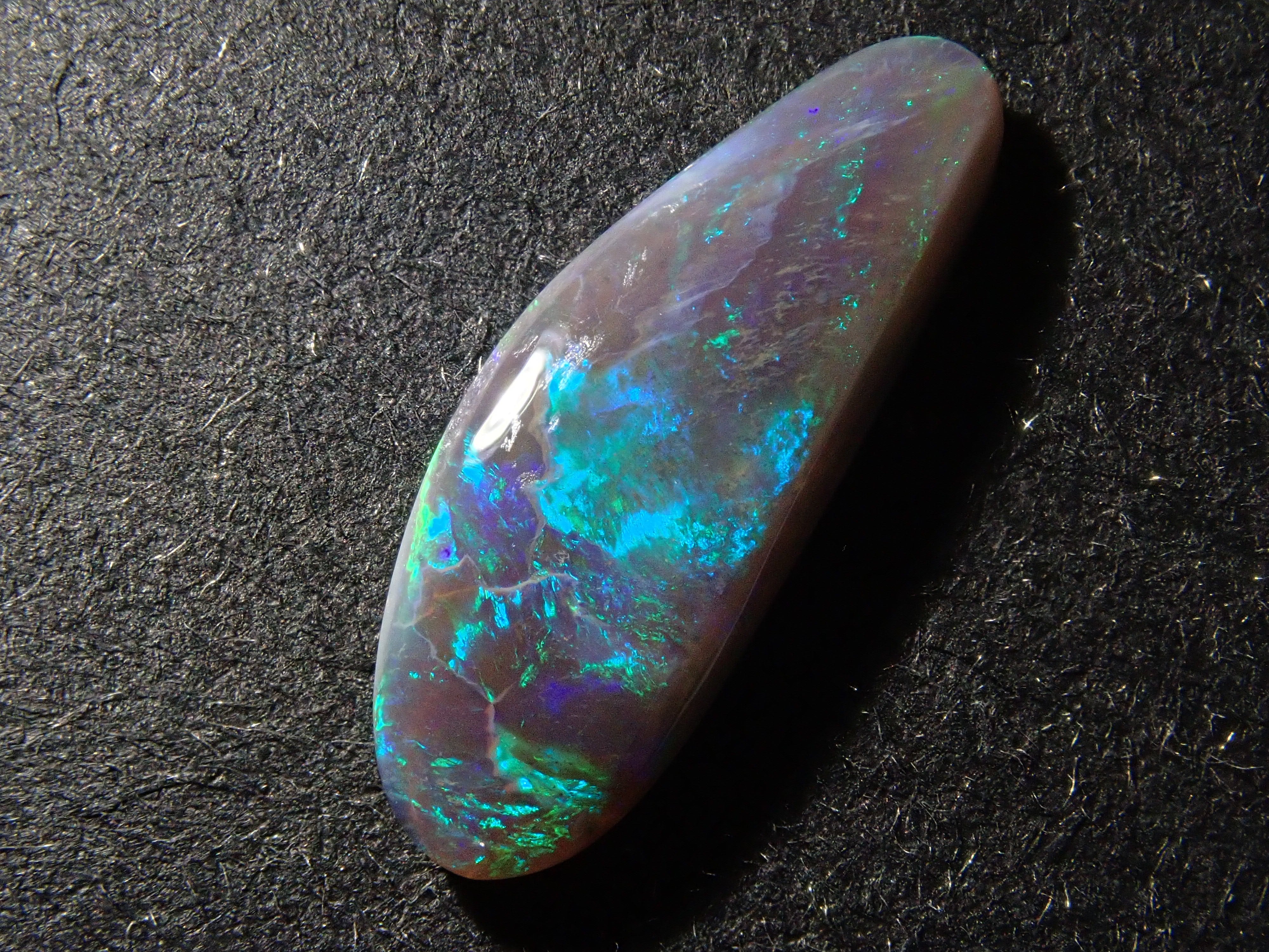 【12562529掲載】オーストラリア産ブラックオパール 0.940ctルース