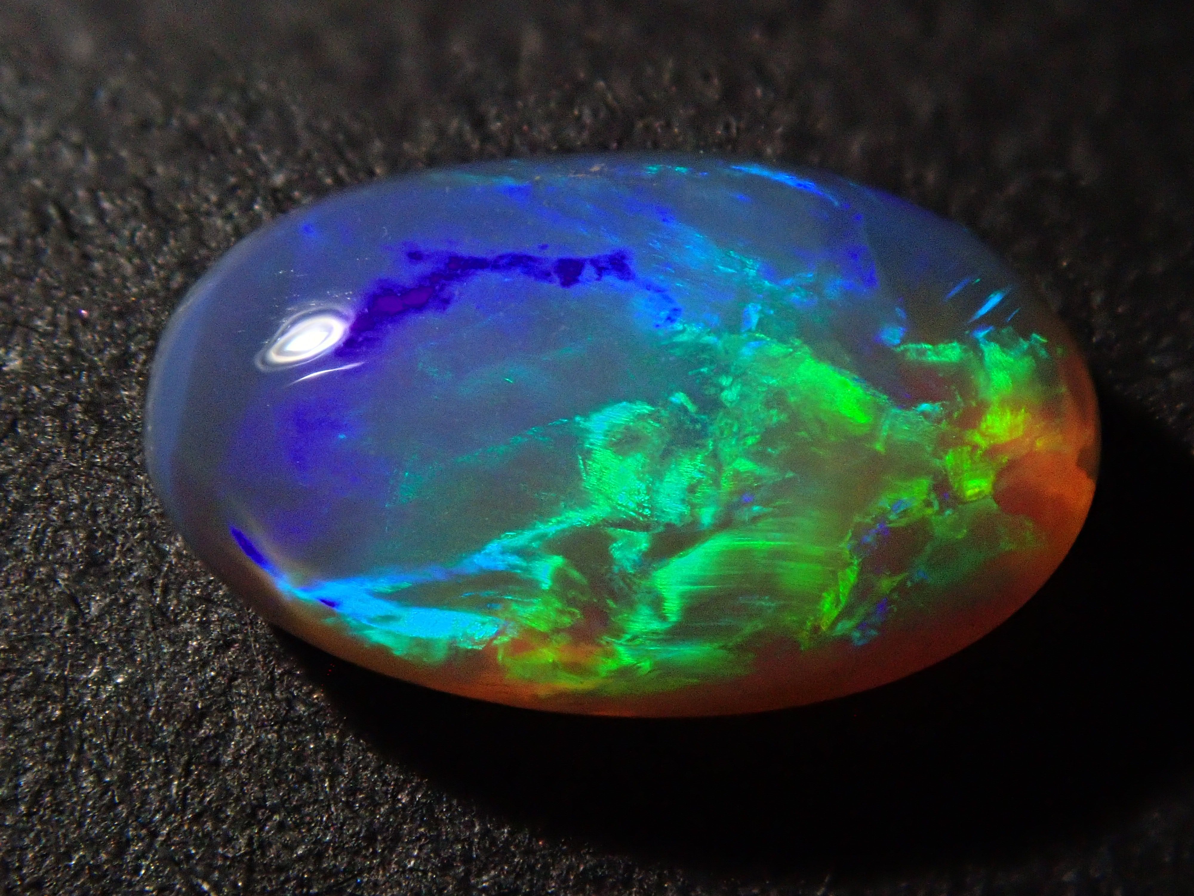 【12562530掲載】オーストラリア産ブラックオパール 0.784ctルース