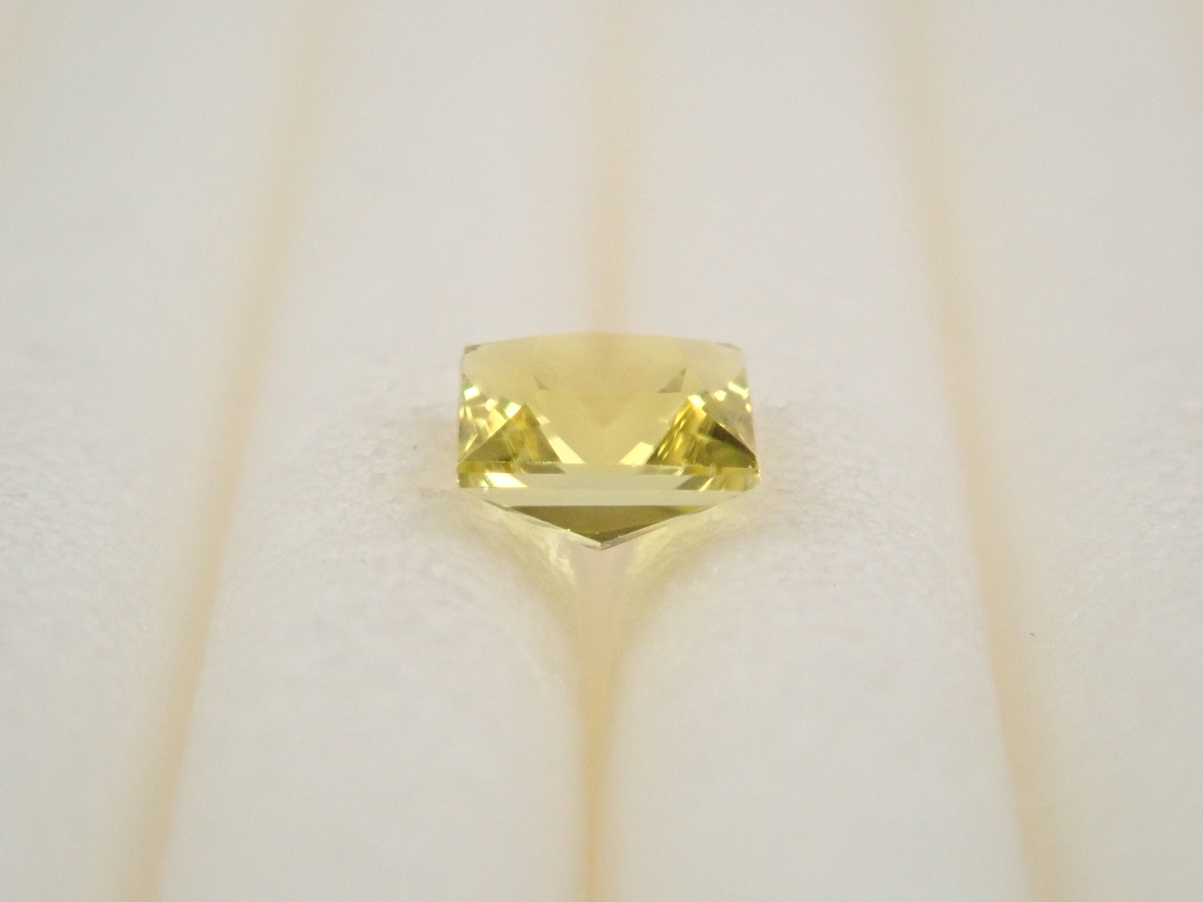 ザンビア産カナリーイエロートルマリン 0.158ctルース