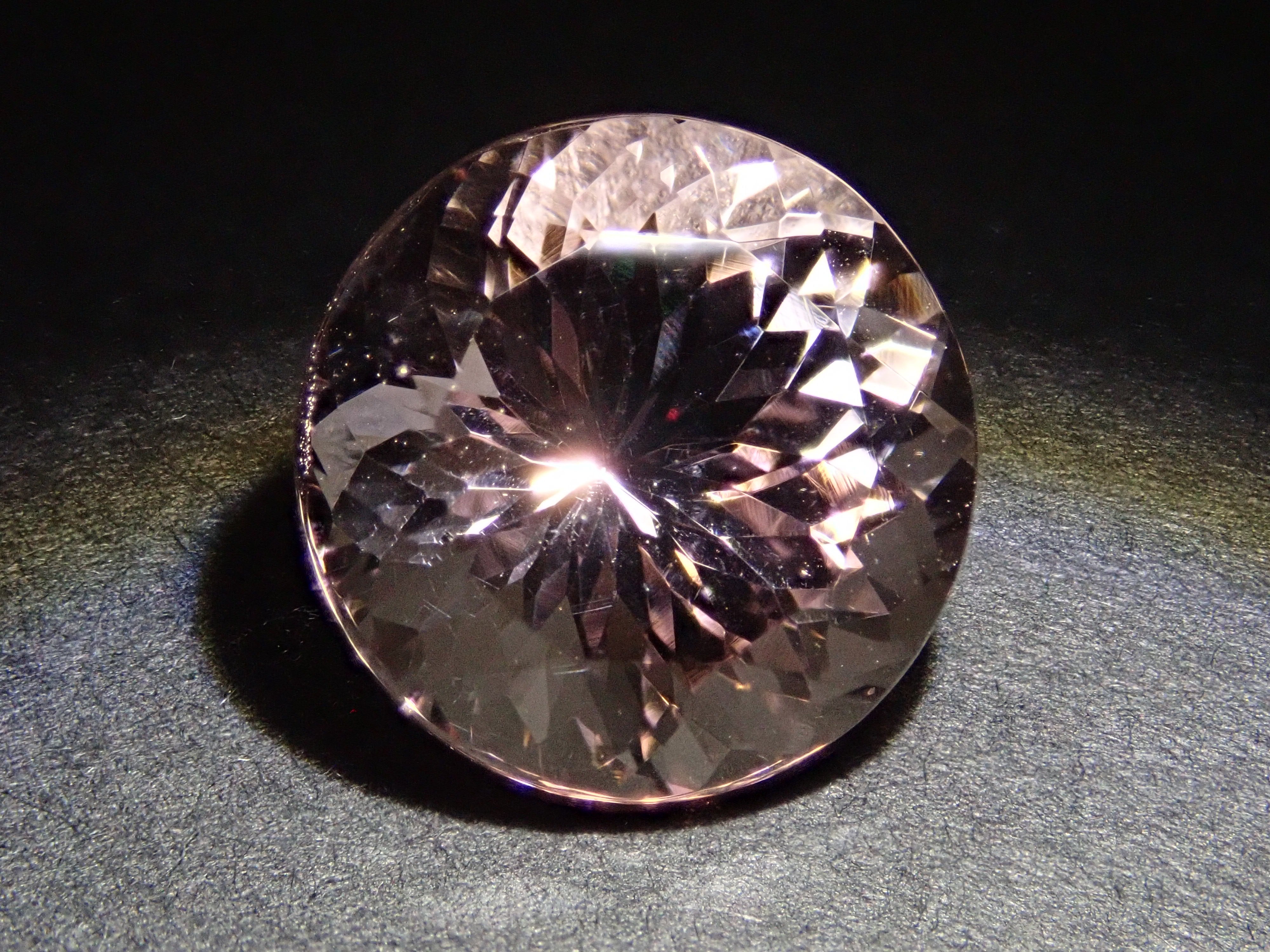 ブラジル産モルガナイト 5.181ctルース