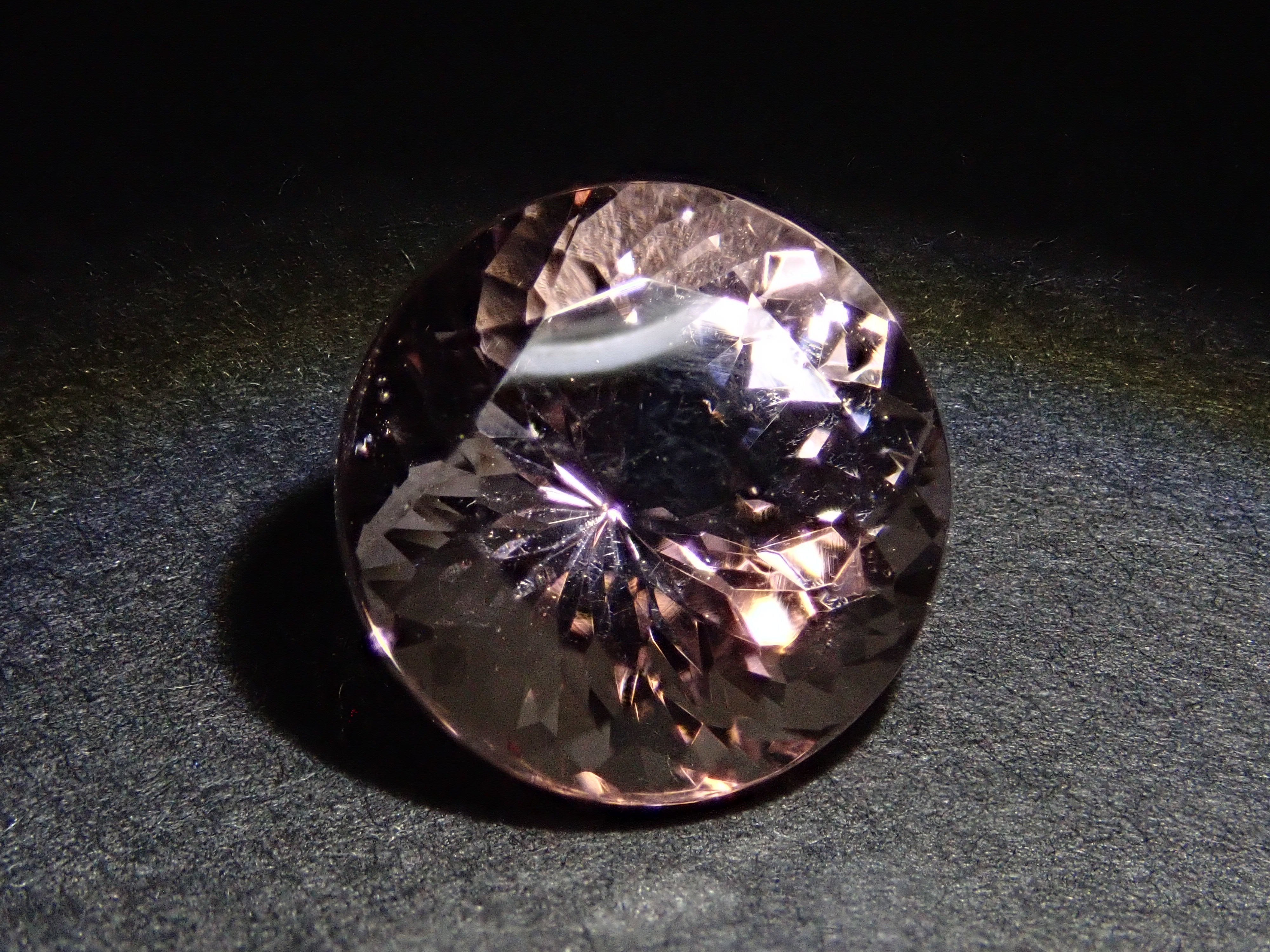 ブラジル産モルガナイト 5.181ctルース