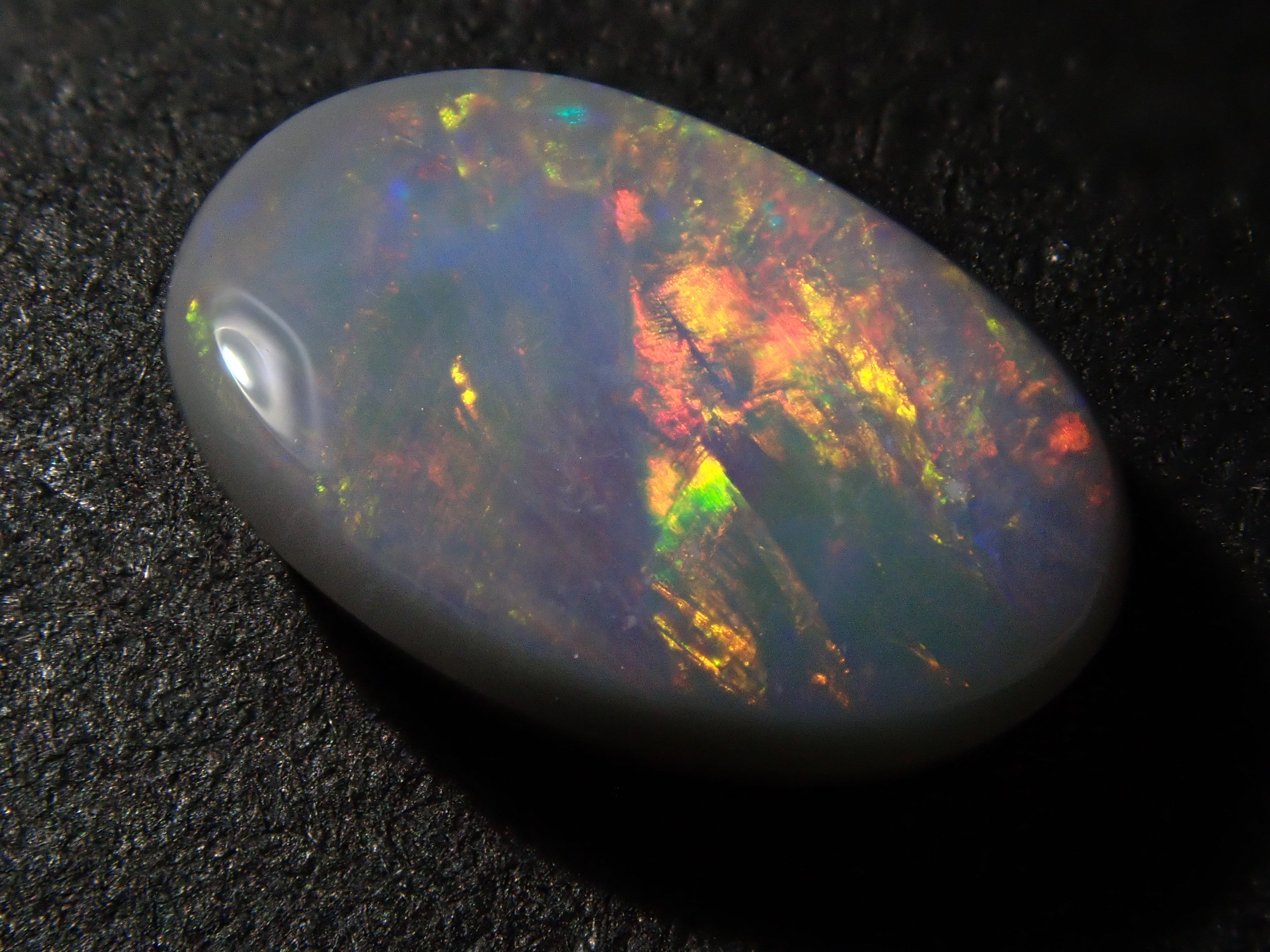 【12562525掲載】オーストラリア産ブラックオパール 0.956ctルース