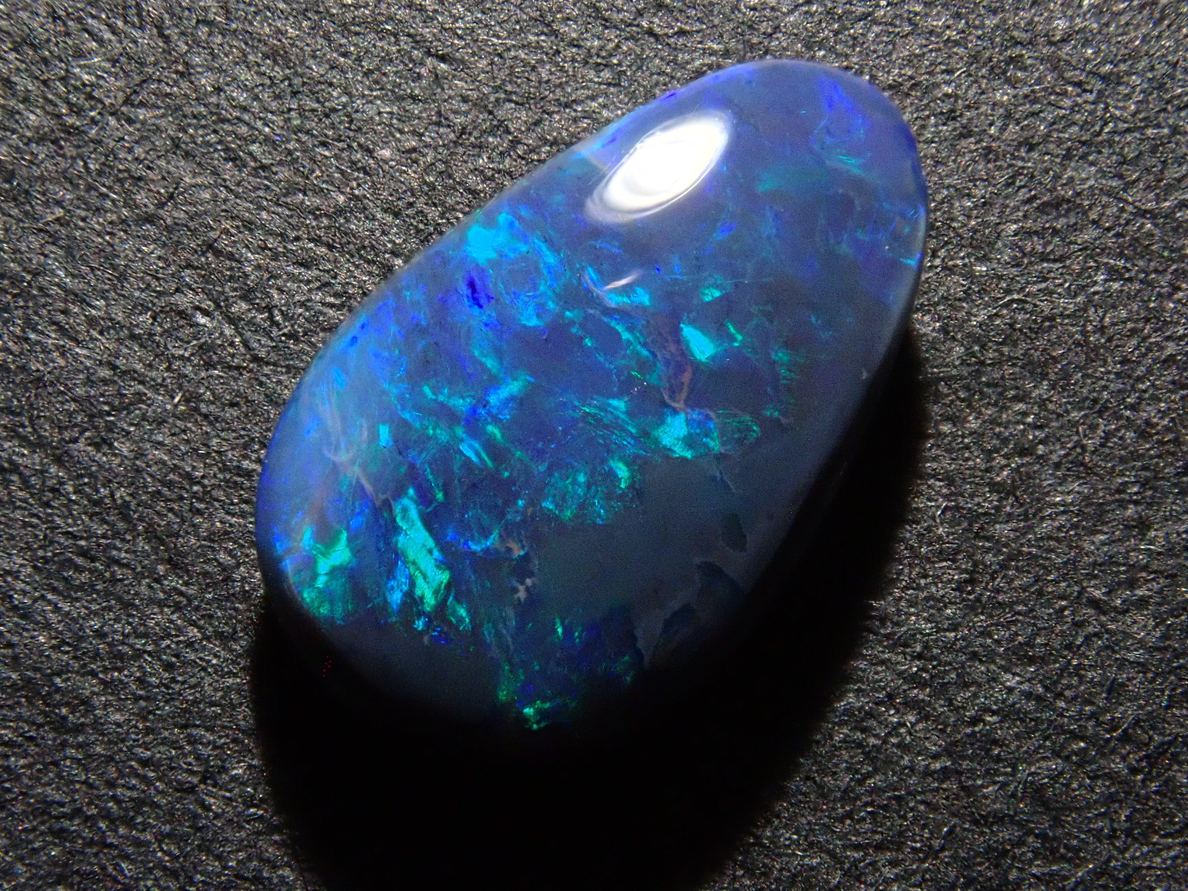 【12562526掲載】オーストラリア産ブラックオパール 0.768ctルース