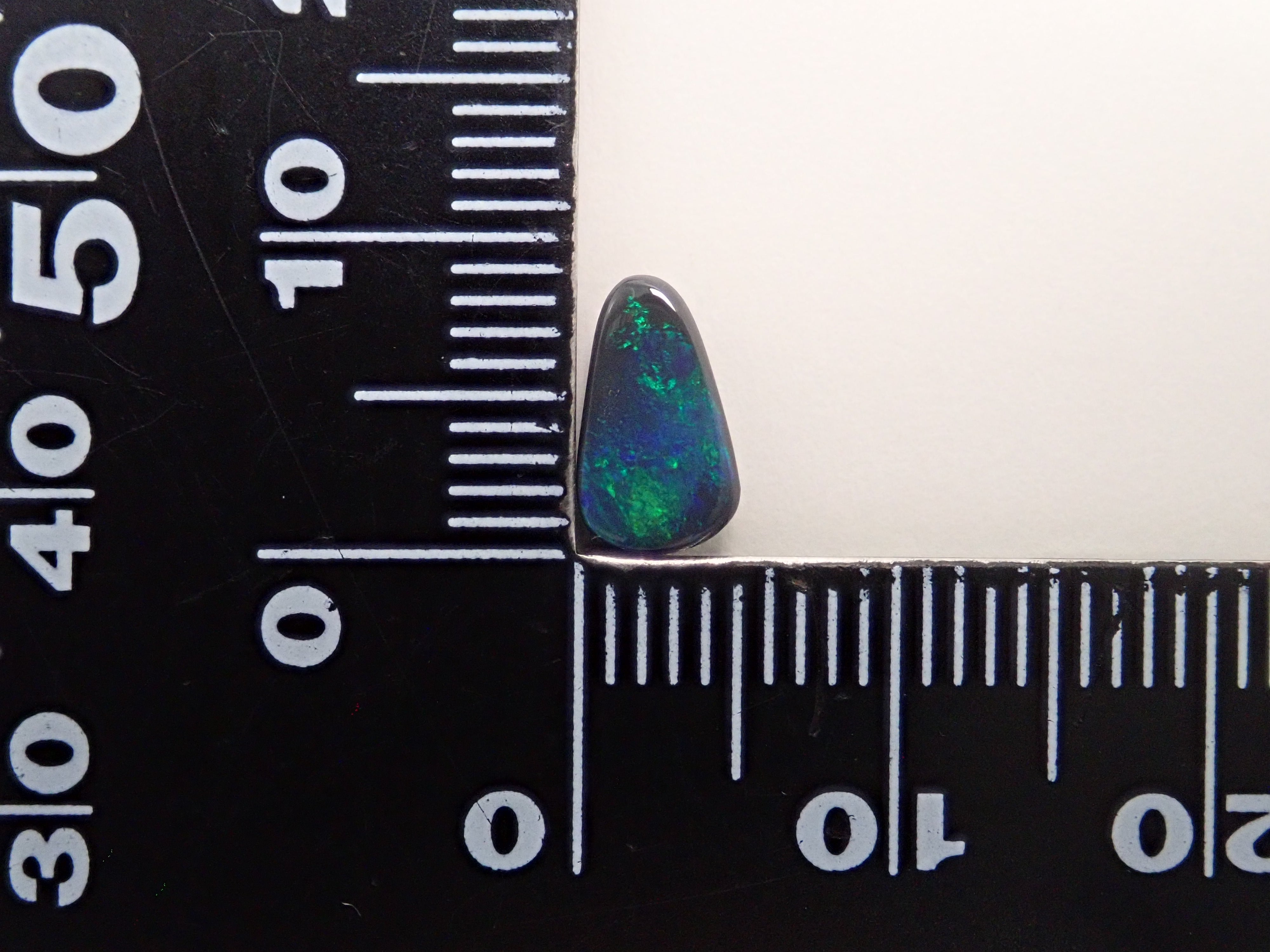 オーストラリア産ブラックオパール 0.754ctルース