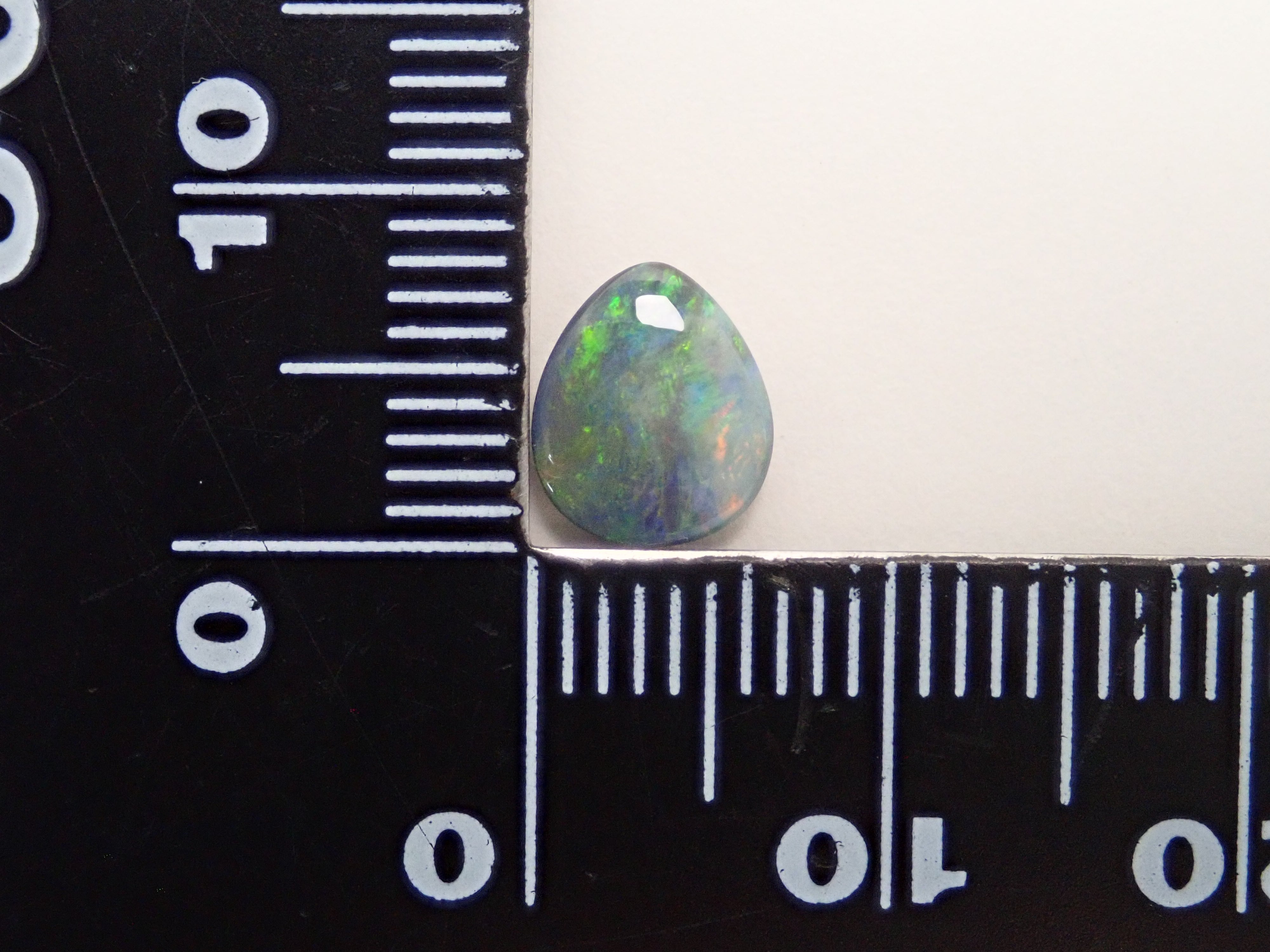 【12562537掲載】オーストラリア産ブラックオパール 0.744ctルース