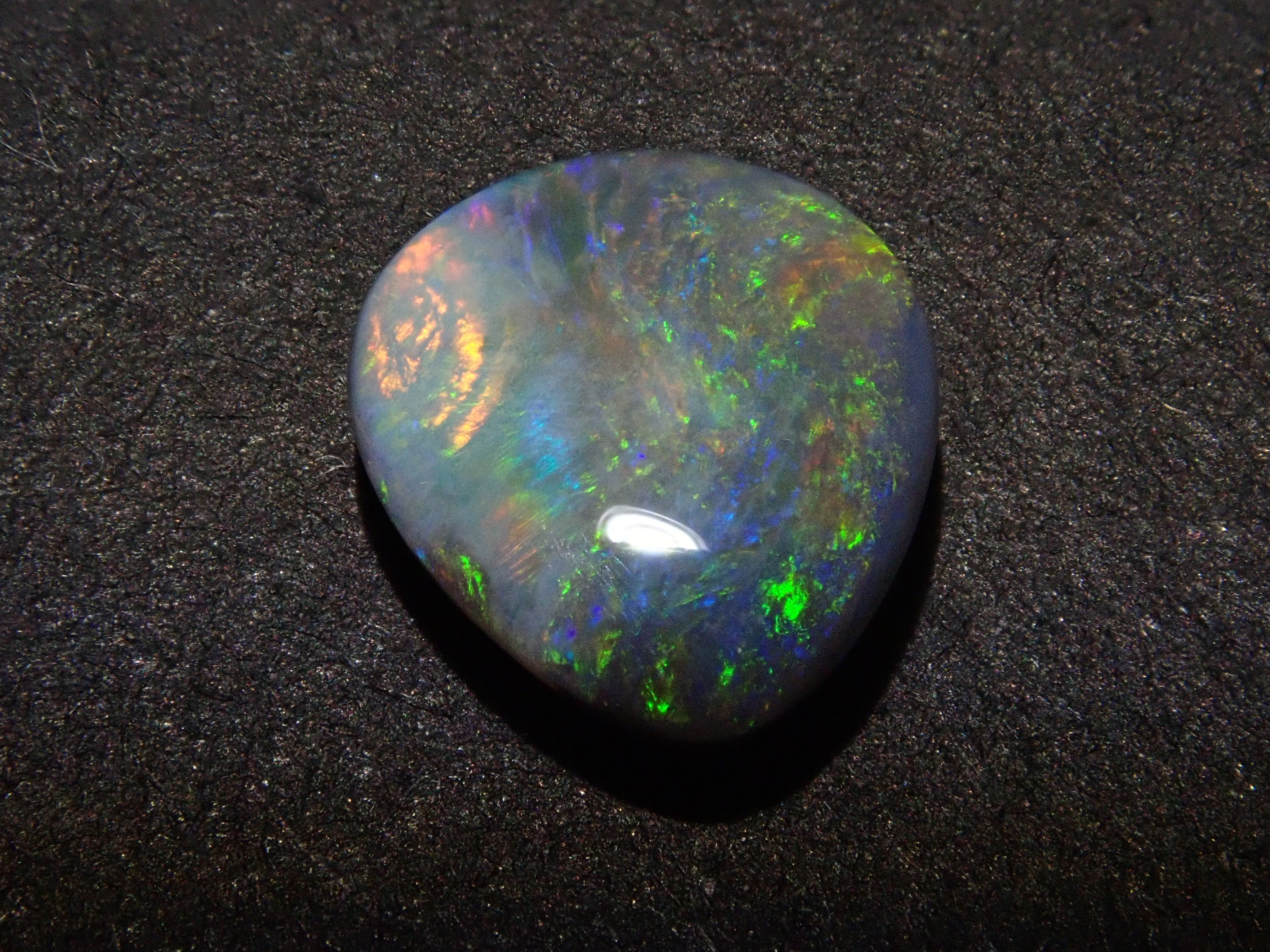 【12562537掲載】オーストラリア産ブラックオパール 0.744ctルース