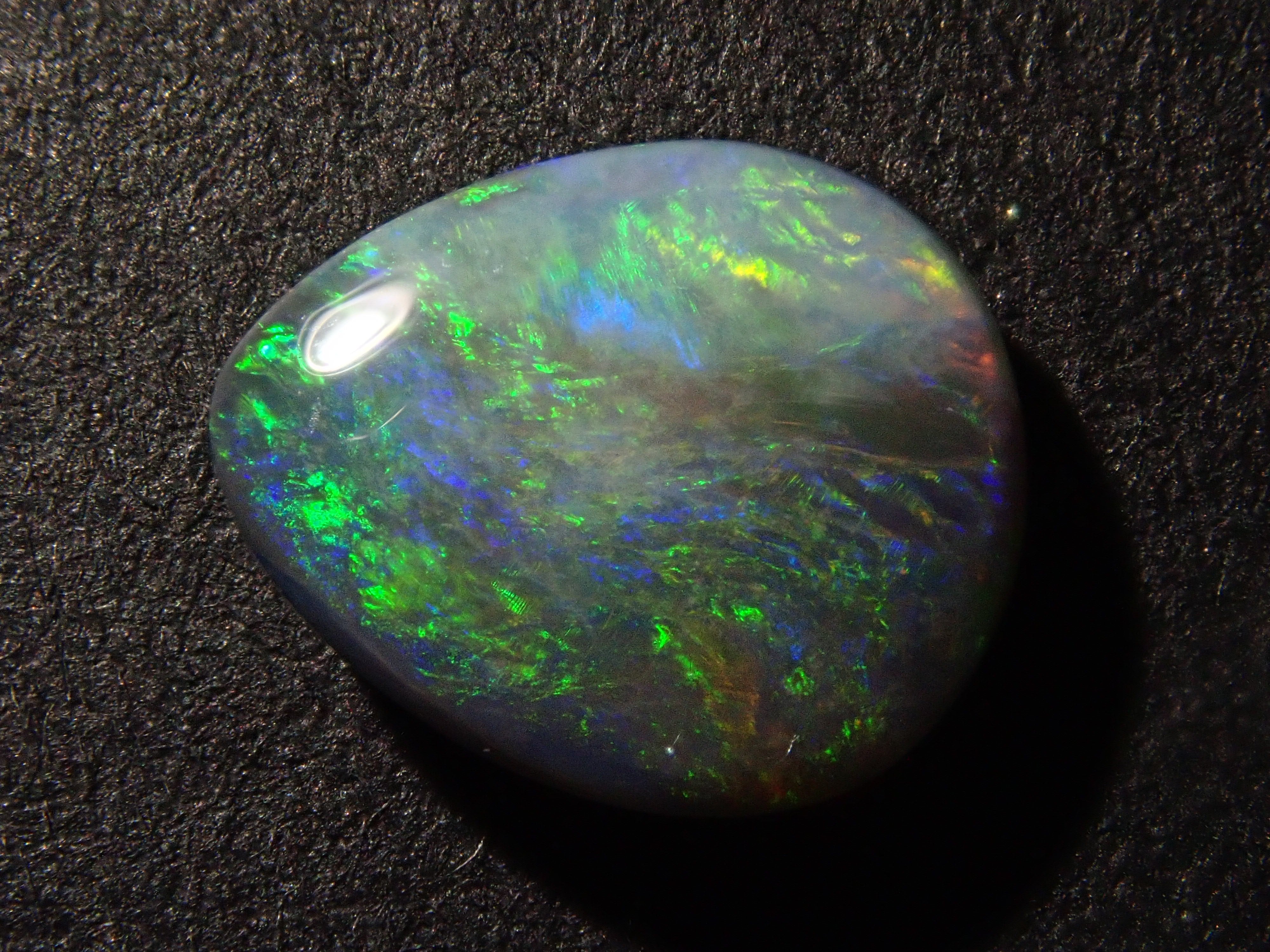 【12562537掲載】オーストラリア産ブラックオパール 0.744ctルース
