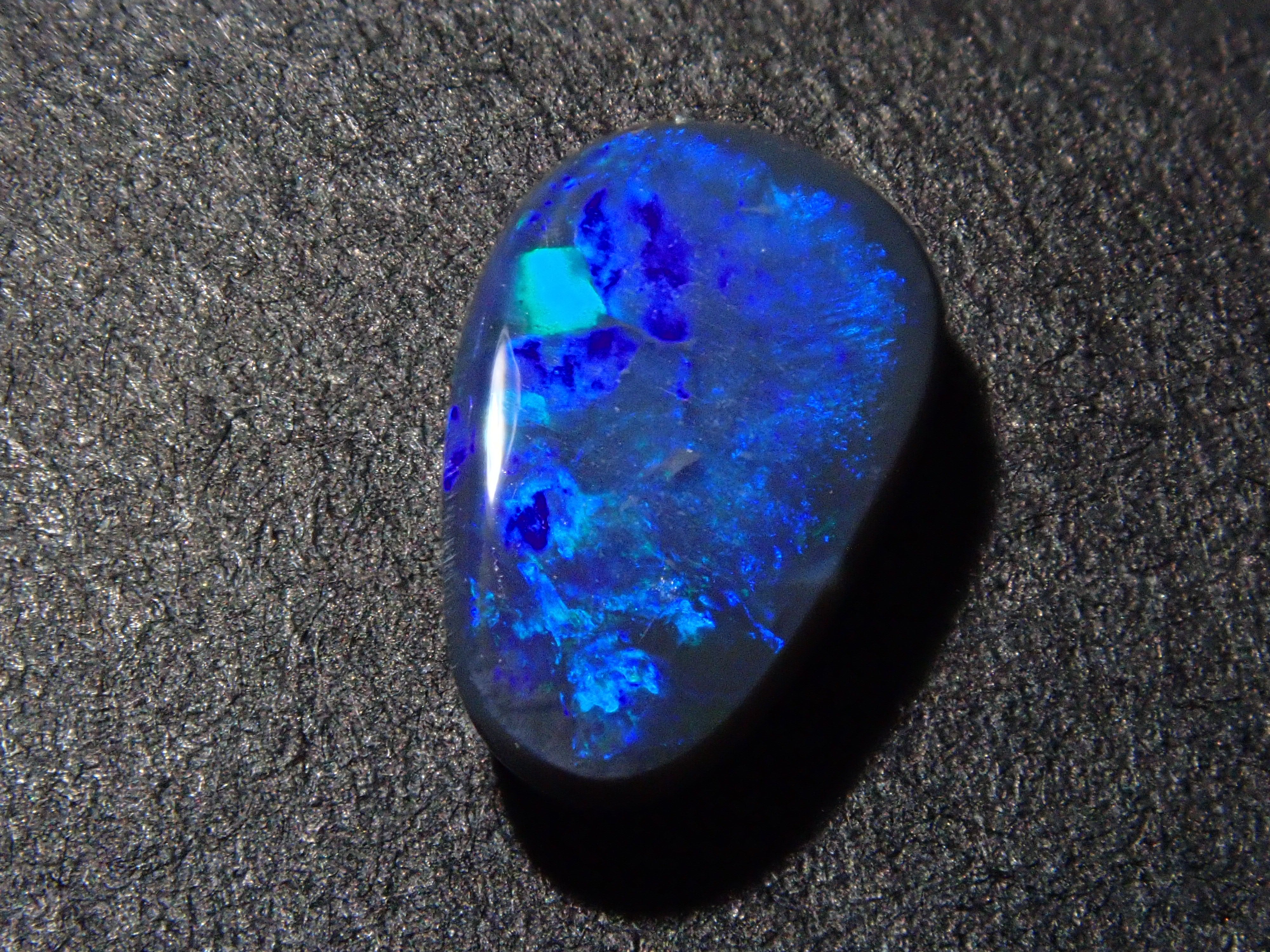 【12562538掲載】オーストラリア産ブラックオパール 0.548ctルース