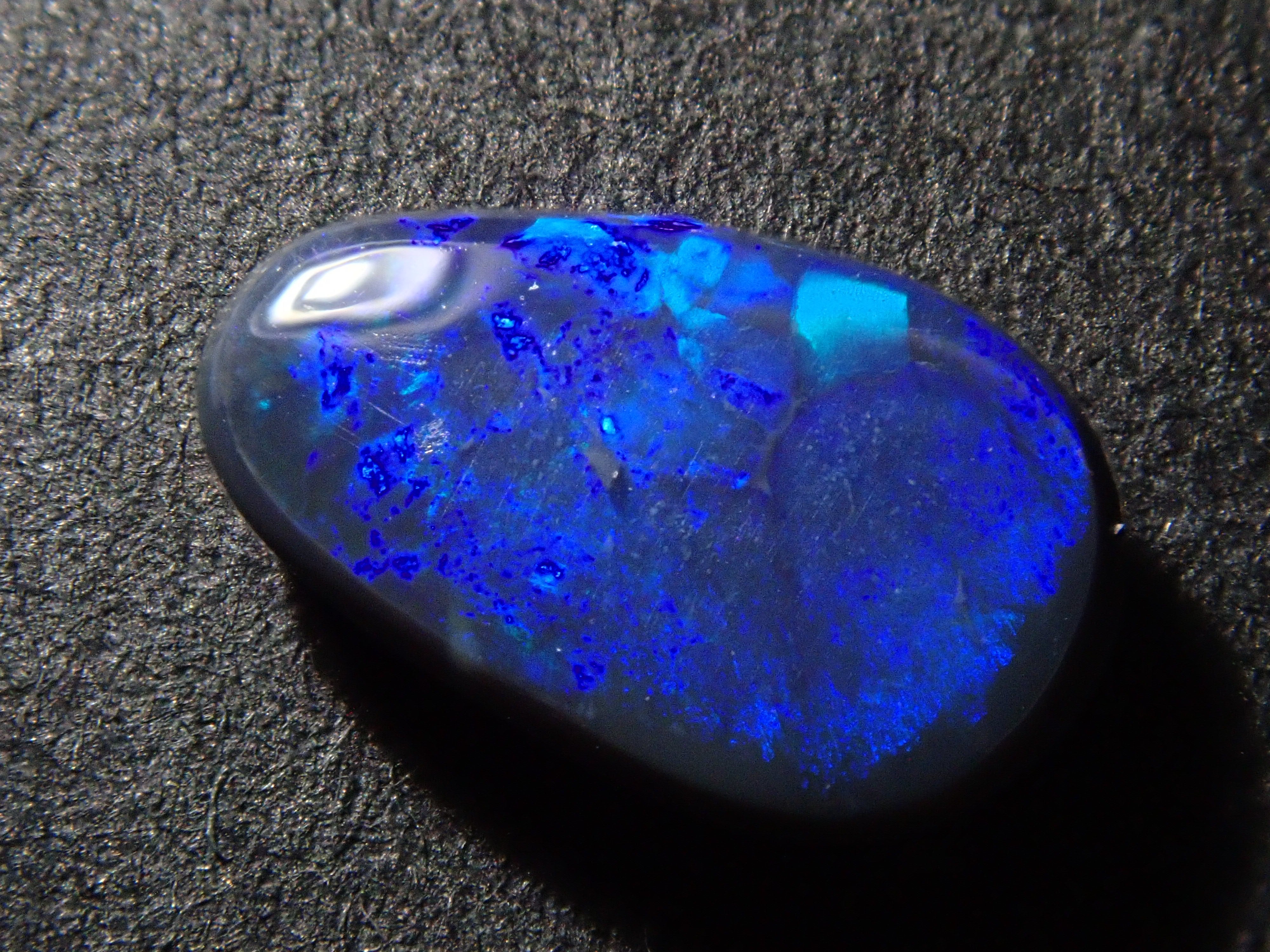 【12562538掲載】オーストラリア産ブラックオパール 0.548ctルース