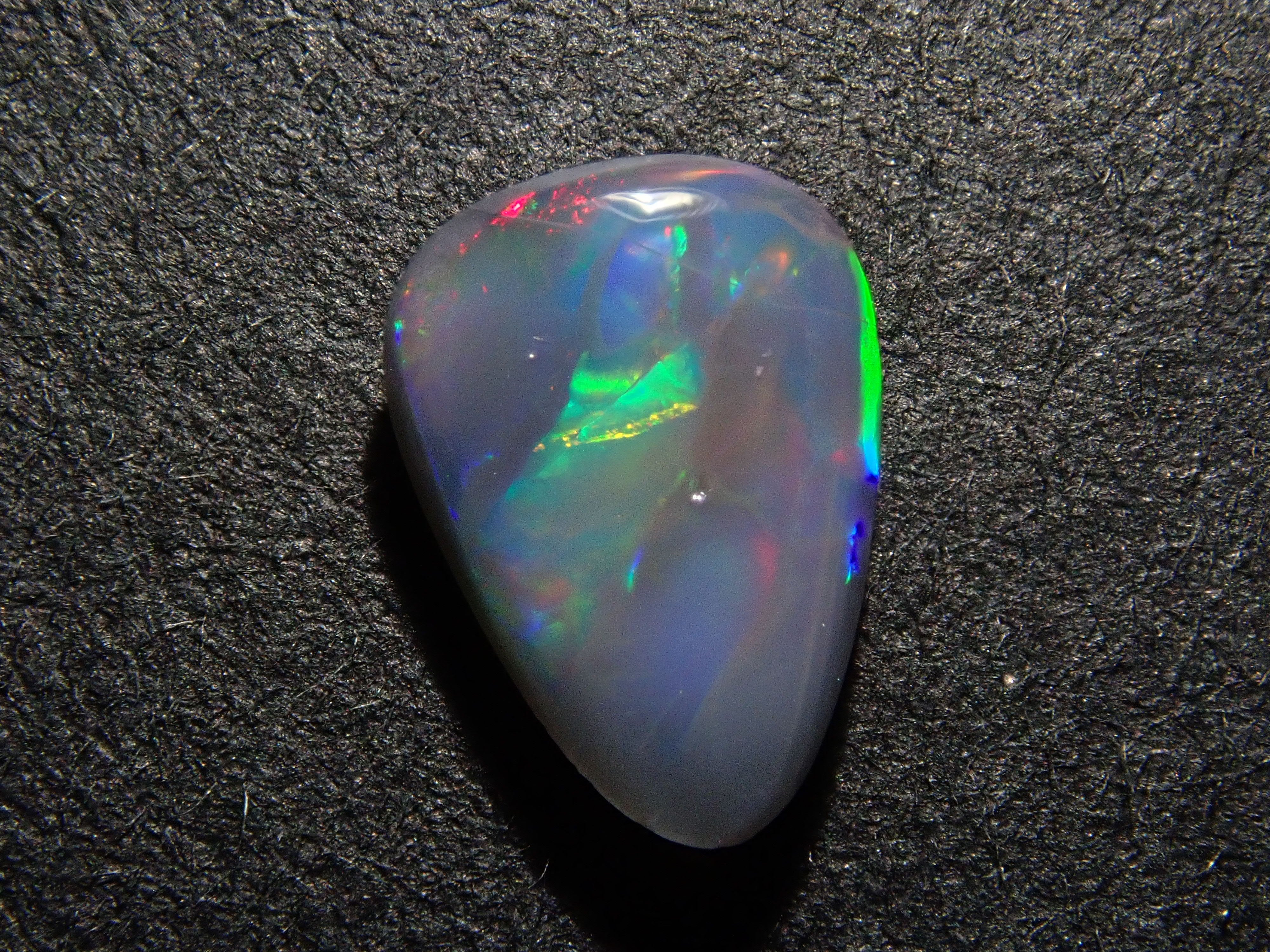 【12562540掲載】オーストラリア産ブラックオパール 0.336ctルース