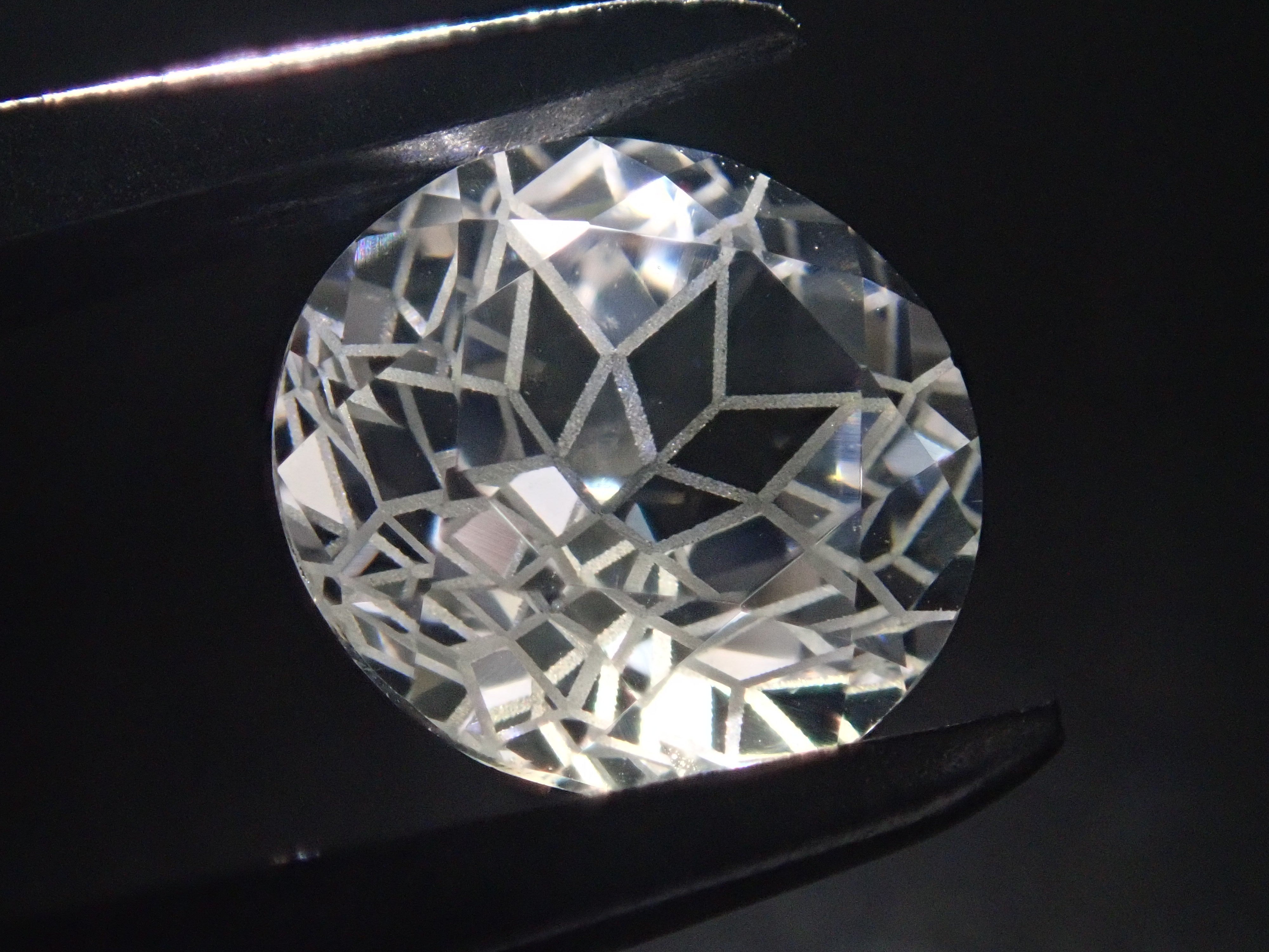 【ダンデライオンカット】ダンビュライト 8mm/1.860ct《コラボ》ルース ワッペン付